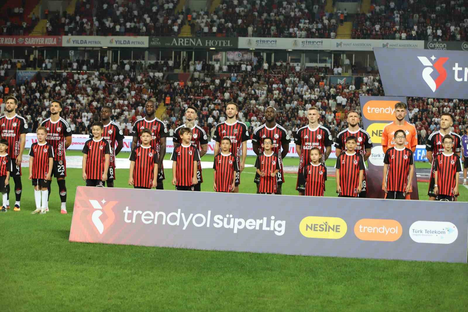 Trendyol Süper Lig: Gaziantep FK: 0 - Fenerbahçe: 0 (Maç devam ediyor)