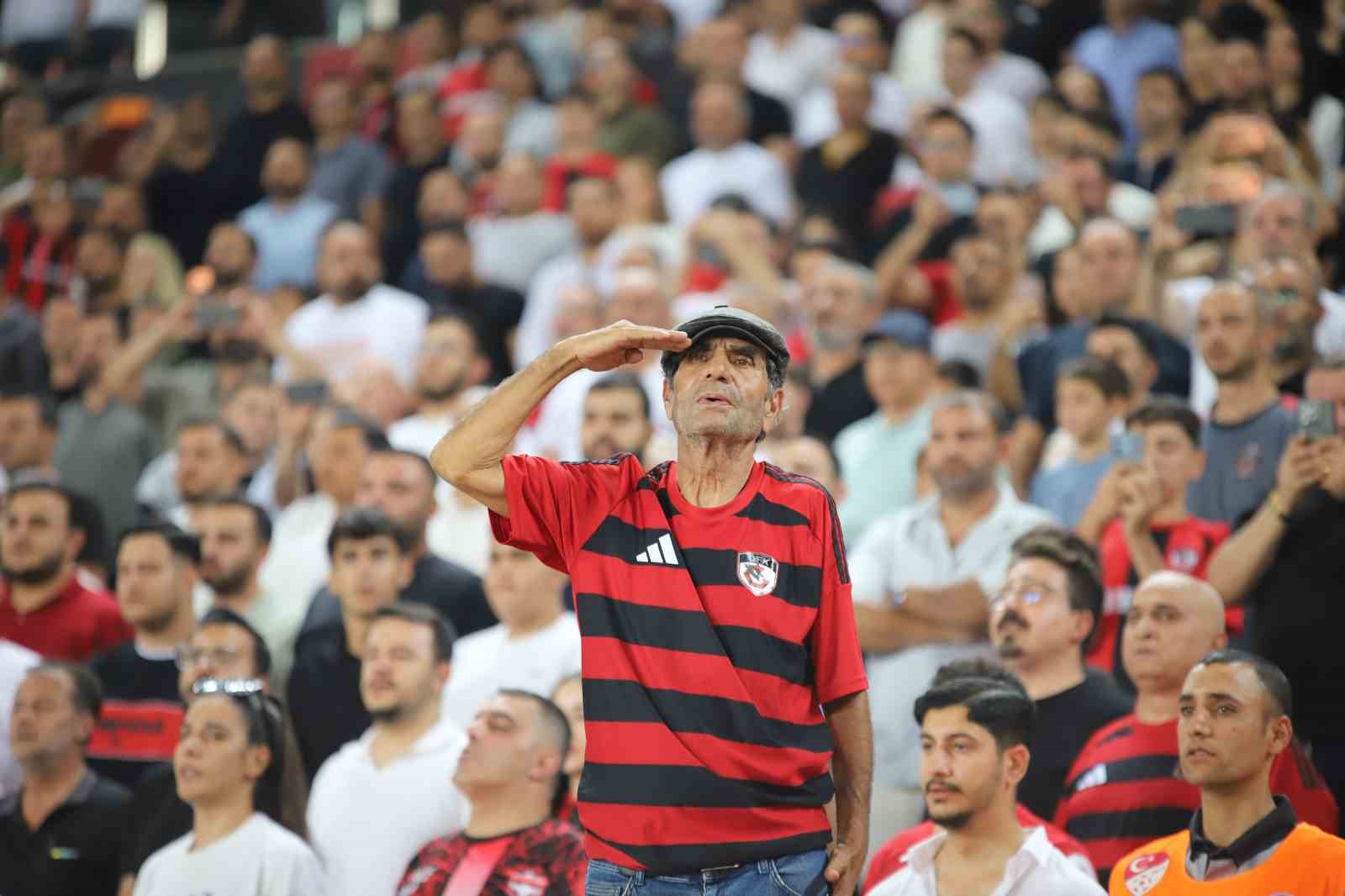 Trendyol Süper Lig: Gaziantep FK: 0 - Fenerbahçe: 0 (Maç devam ediyor)