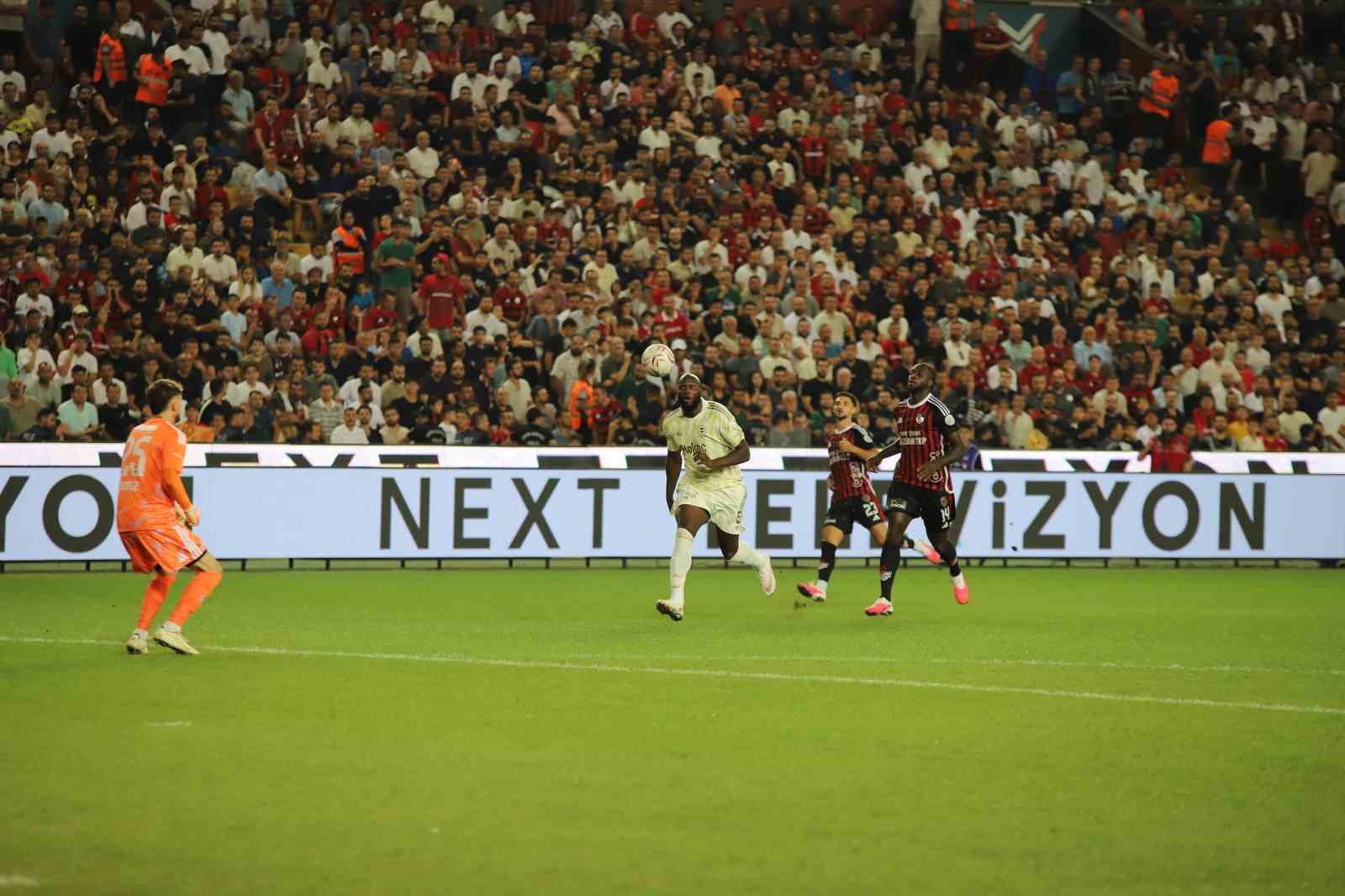 Trendyol Süper Lig: Gaziantep FK: 0 - Fenerbahçe: 0 (Maç devam ediyor)