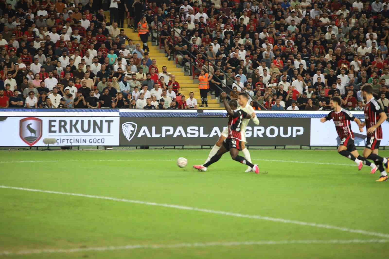 Trendyol Süper Lig: Gaziantep FK: 0 - Fenerbahçe: 0 (Maç devam ediyor)