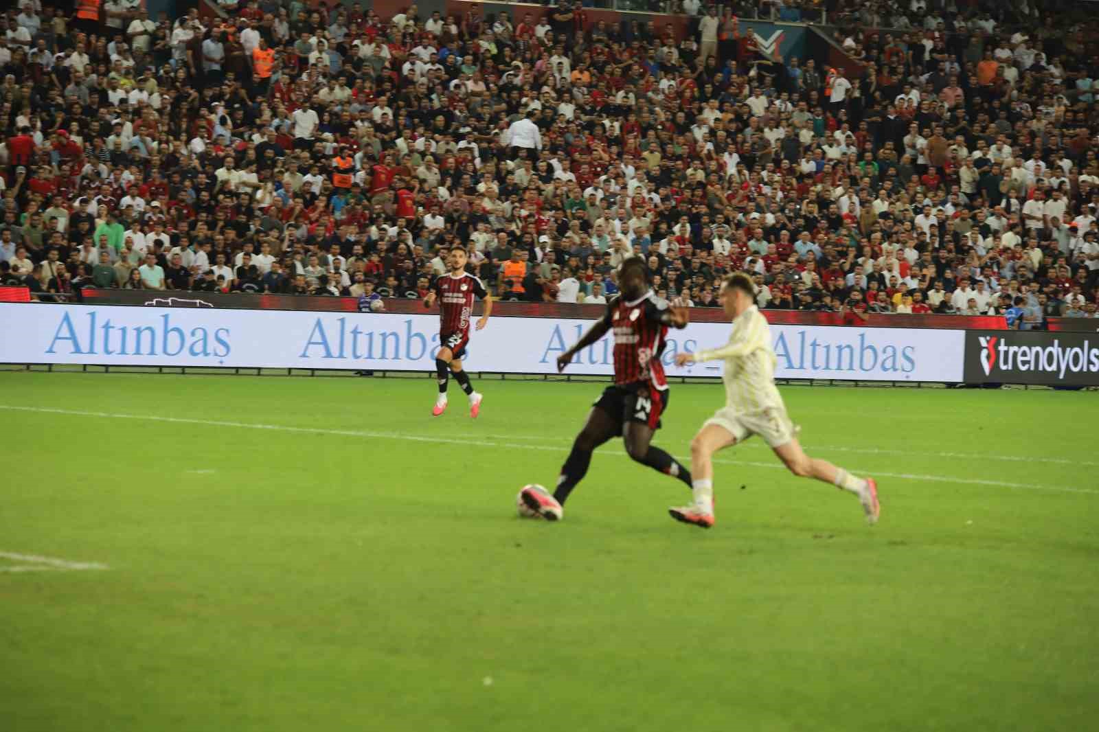 Trendyol Süper Lig: Gaziantep FK: 0 - Fenerbahçe: 0 (Maç devam ediyor)