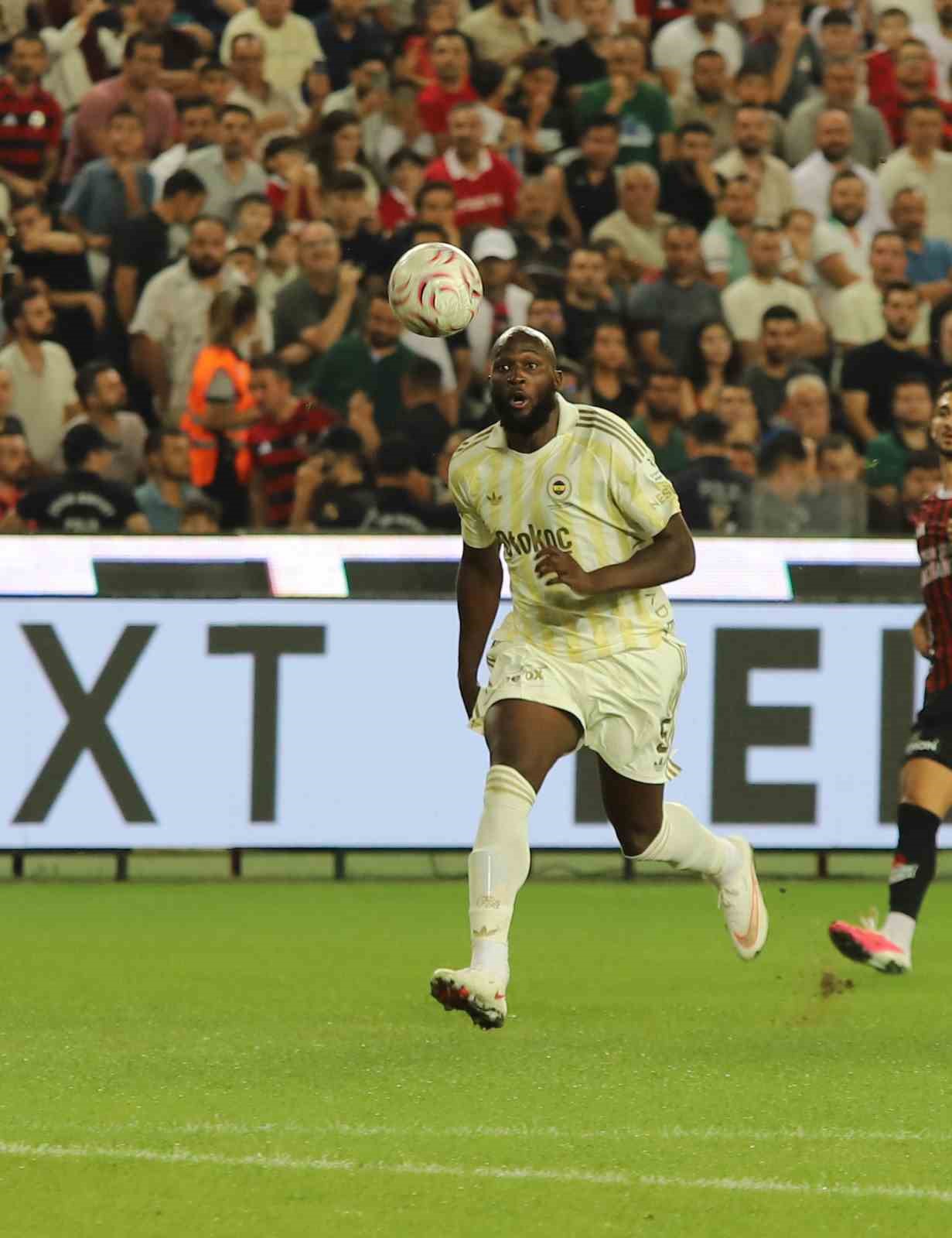 Romelu Lukaku, Gaziantep’te 11’de başladı