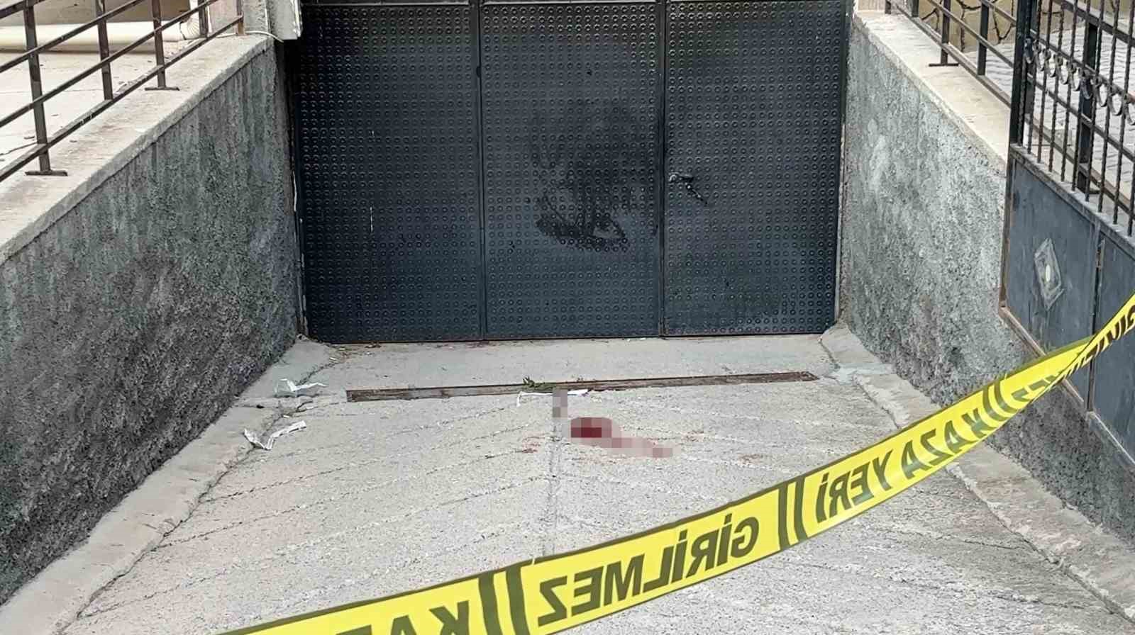 5. kattan düşen genç kız ağır yaralandı