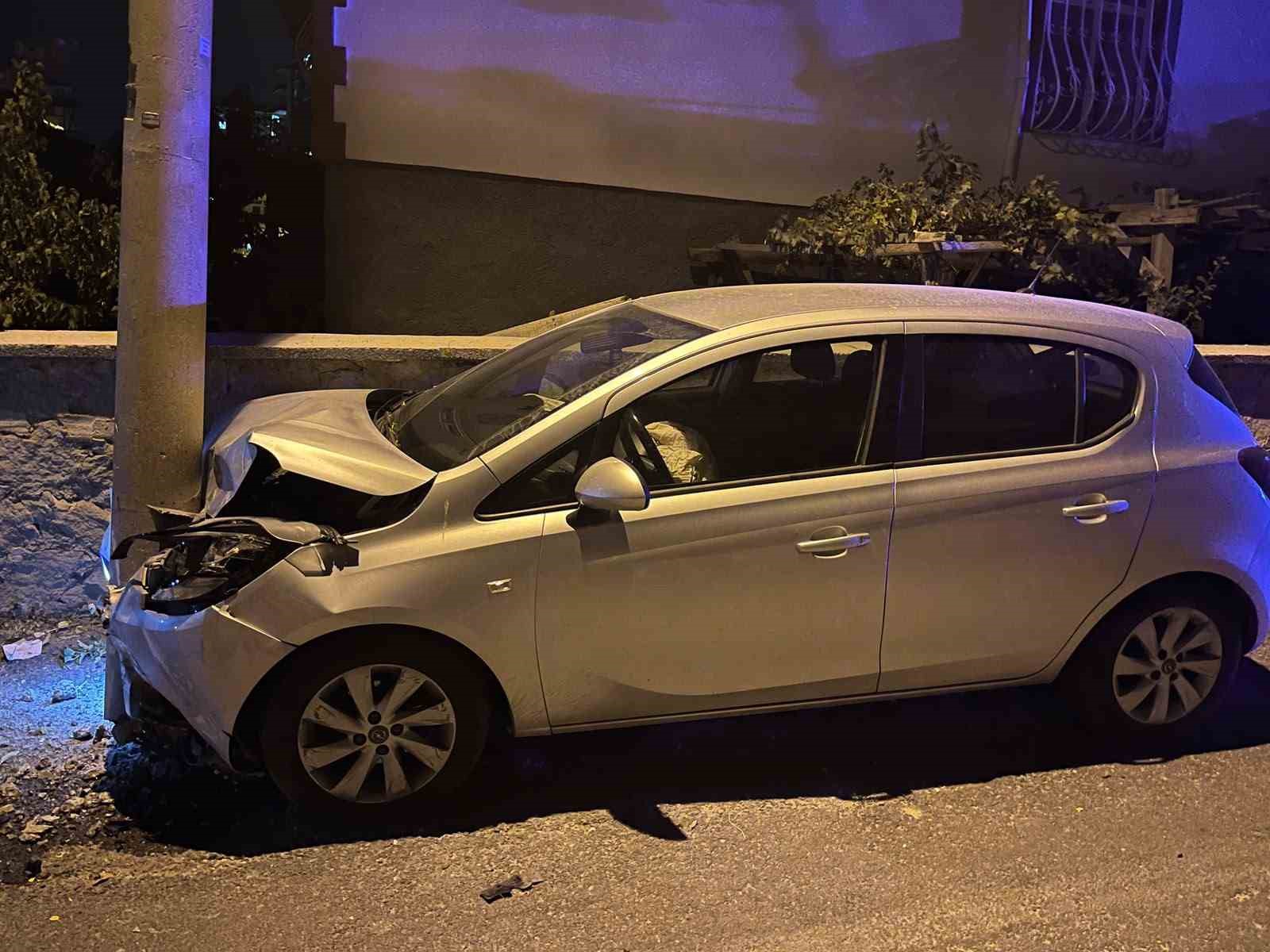 Niğde’de iki otomobil çarpıştı: 5 yaralı