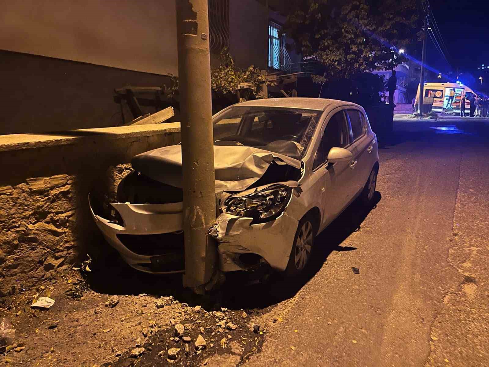 Niğde’de iki otomobil çarpıştı: 5 yaralı