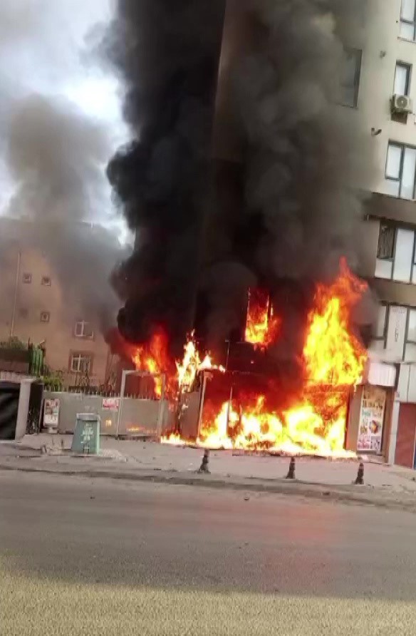 Pendik’te korkutan iş yeri yangını
