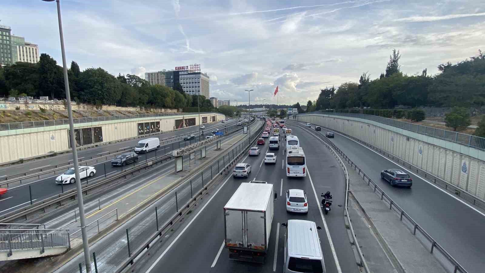 İstanbul’da trafik yoğunluğu okulların ikinci gününde arttı