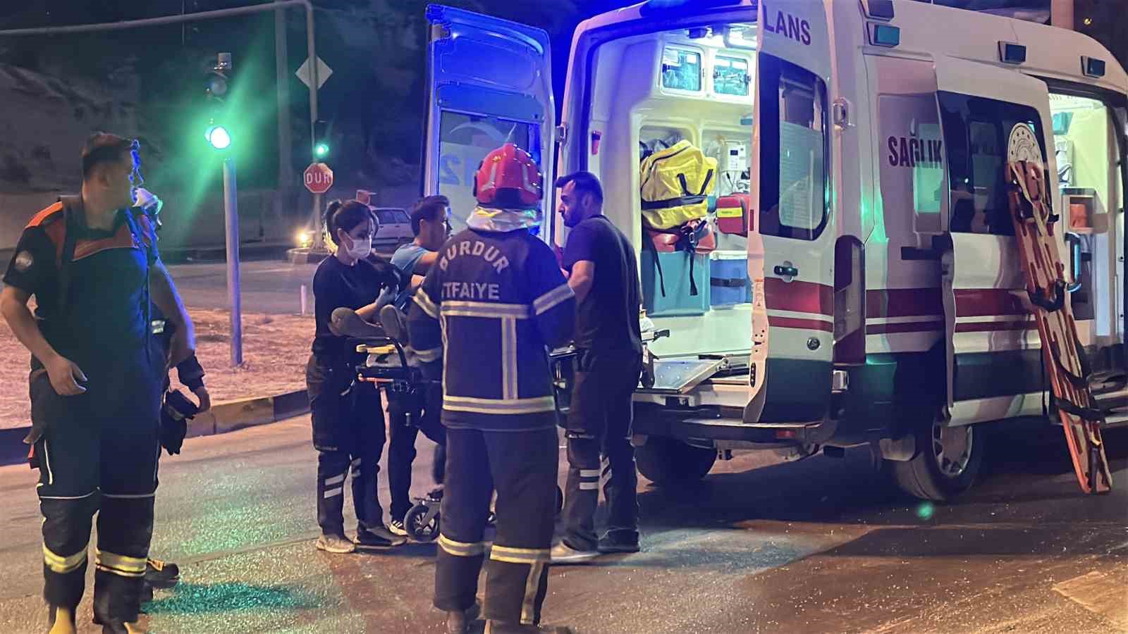 Burdur’da tarım işçilerini taşıyan minibüs devrildi: 9 yaralı