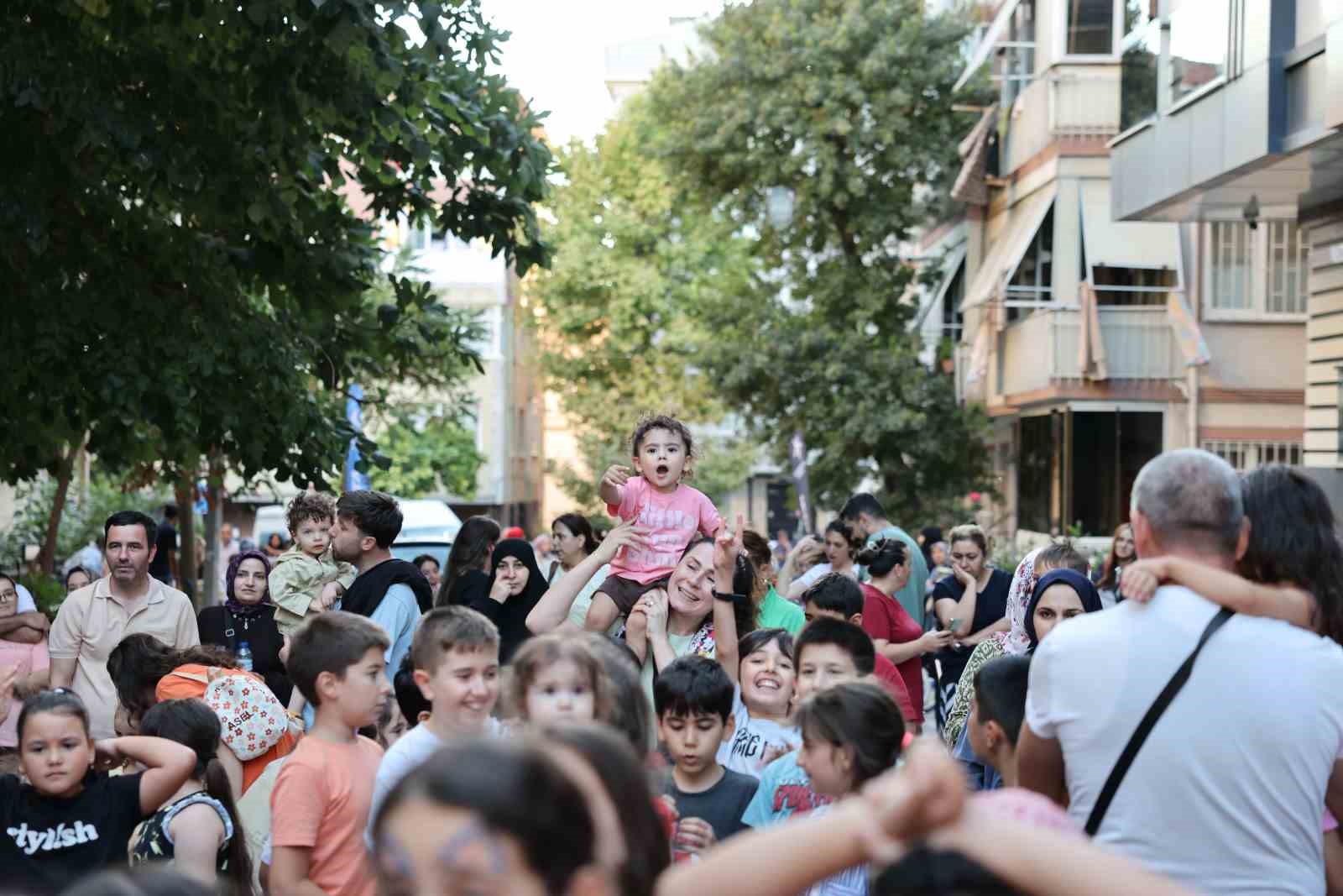 Küçükçekmece’de ’Sokakta Oyun Var’a yoğun ilgi