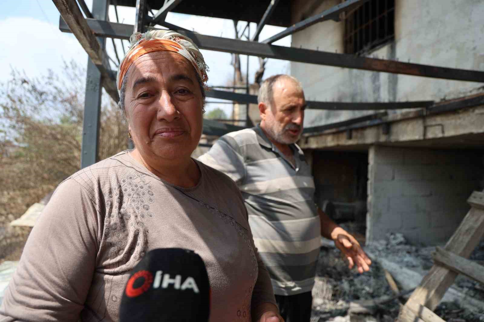 Kozan’daki orman yangınında evleri yanan ailelere konteyner desteği