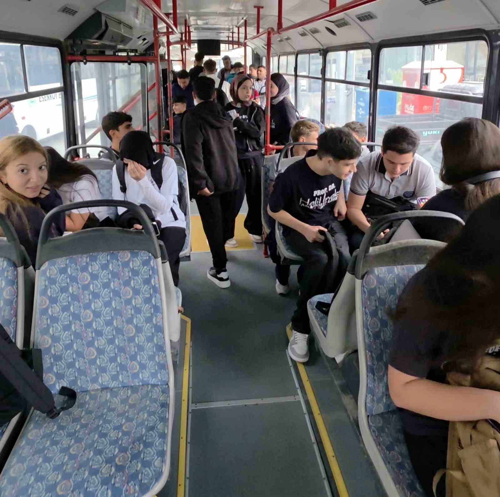 Esenköy’de 8 yıldır öğrenciler ücretsiz taşınıyor
