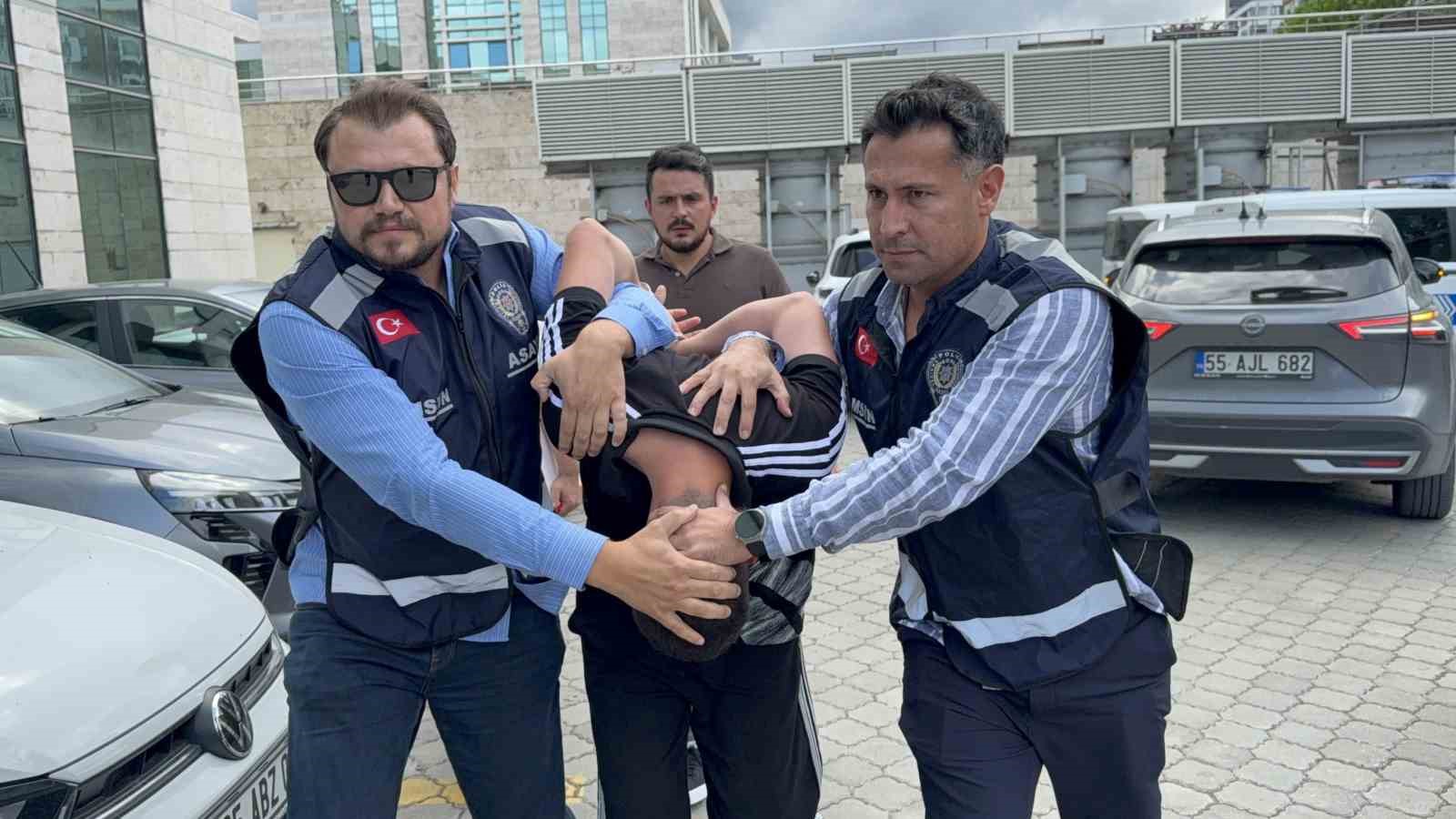 İçinde husumetlisi var zannedip boş araca kurşun yağdırdı
