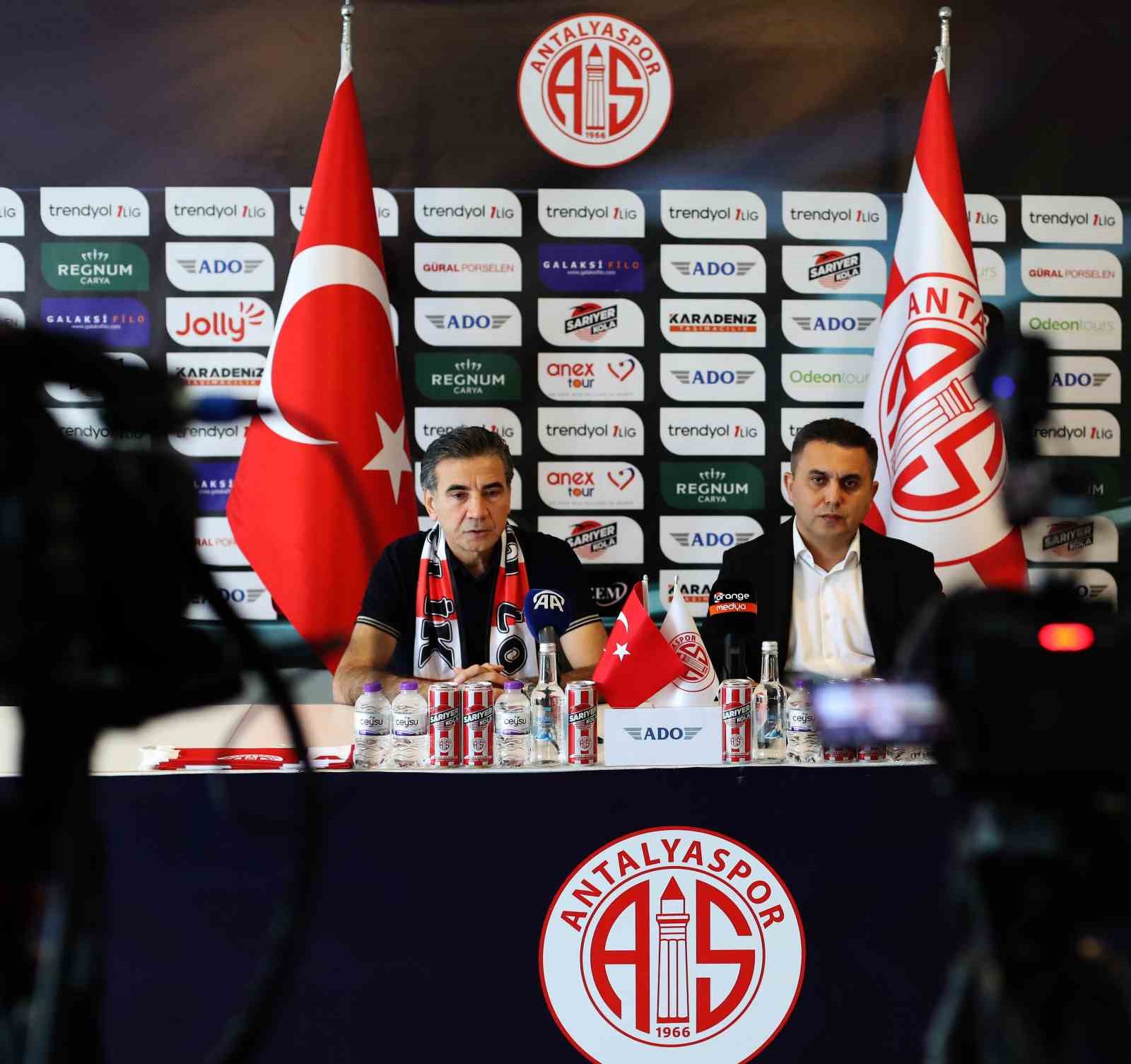Antalyaspor, Osman Özköylü ile sezon sonuna kadar sözleşme imzaladı