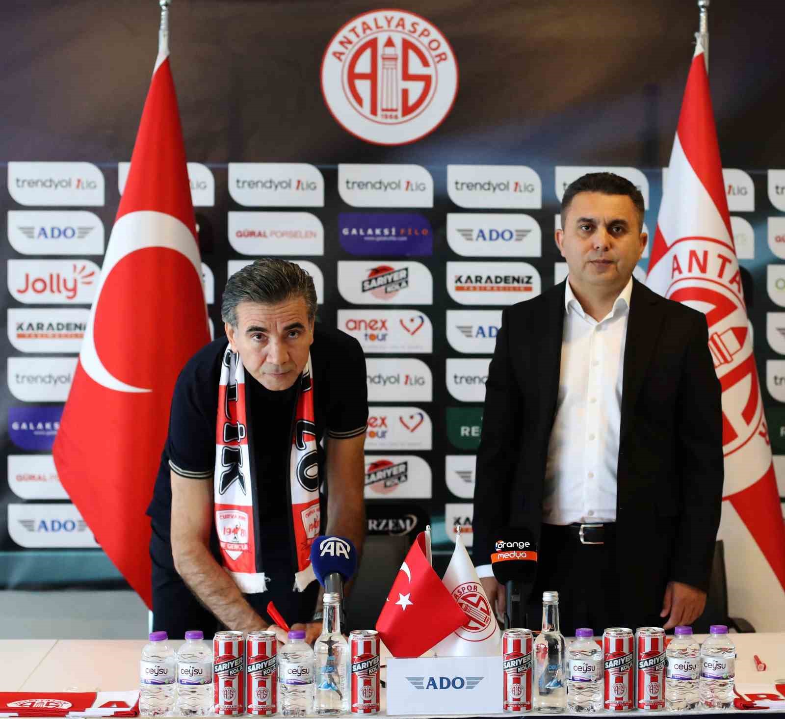 Antalyaspor, Osman Özköylü ile sezon sonuna kadar sözleşme imzaladı