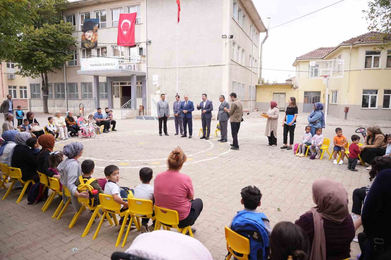 Yıllar önce öğrenciydi, şimdi başkan olarak aynı okulda