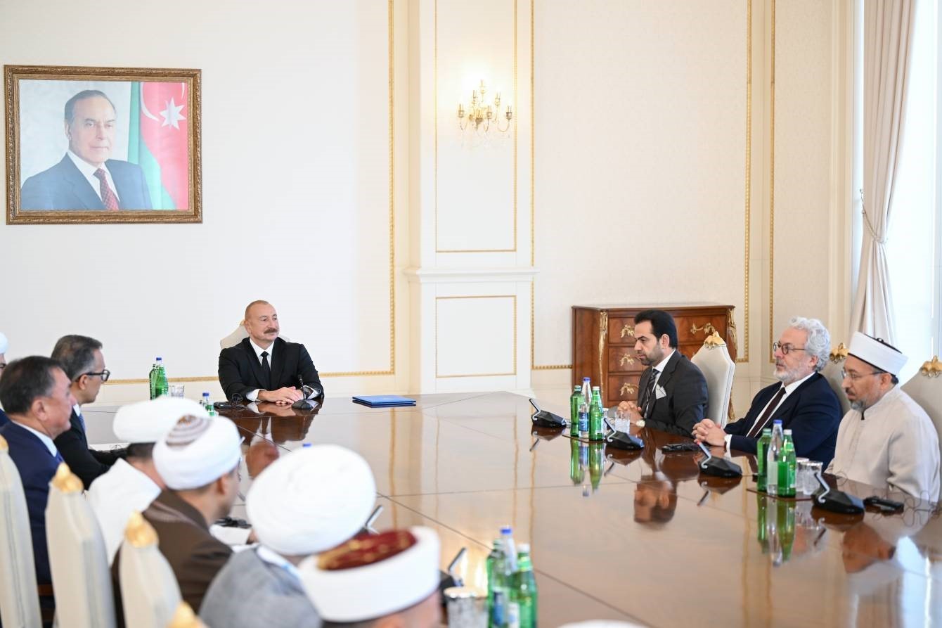 Aliyev: "İslam dünyasına karşı ilan edilmemiş bir savaş var ve İslamofobi bunun küçük bir parçası"