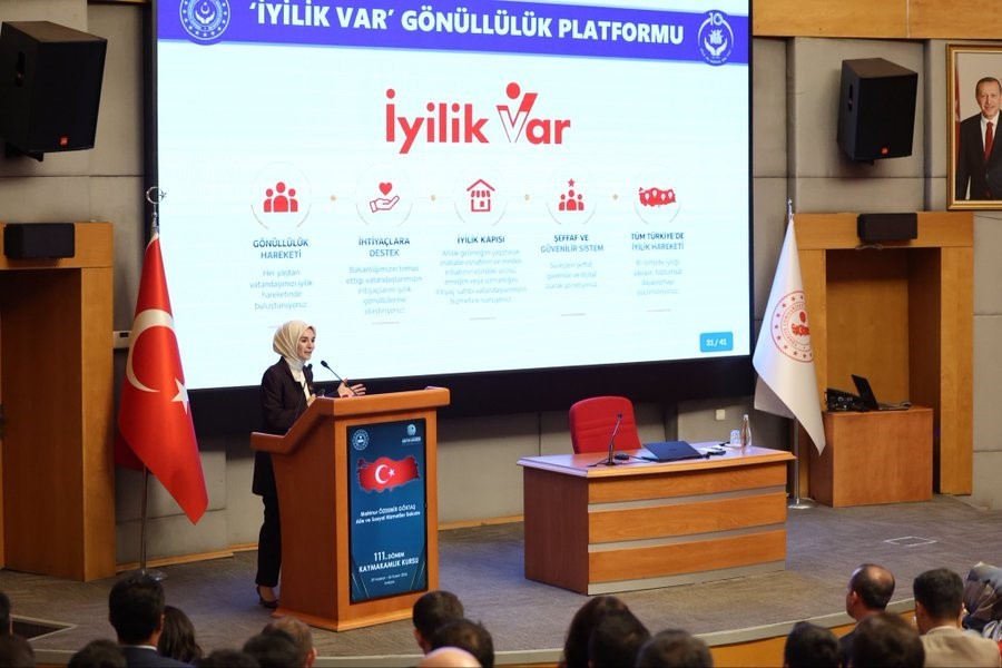 Bakan Göktaş, kaymakam adaylarıyla bir araya geldi