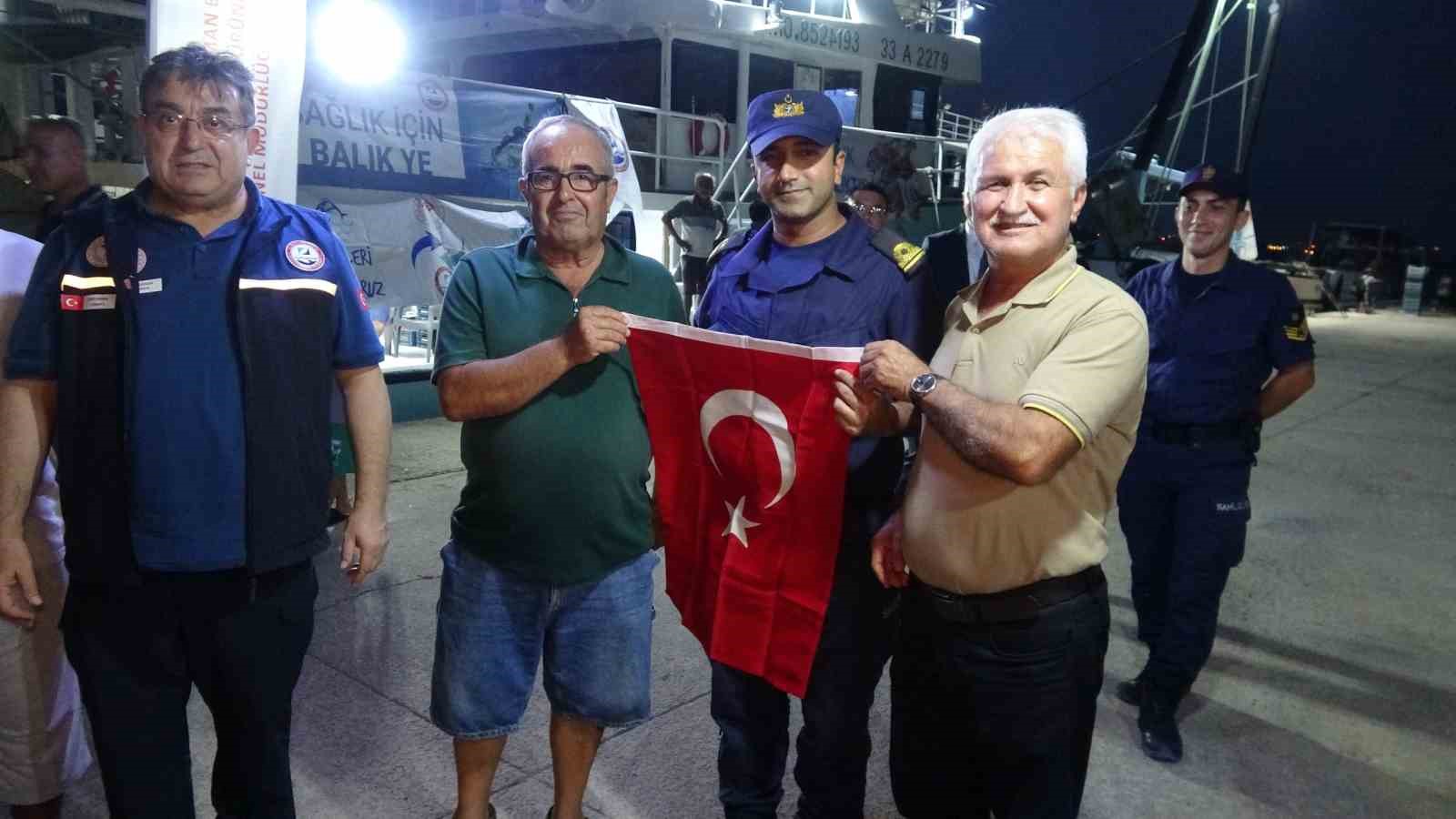 Akdenizli balıkçılar ’Vira Bismillah’ diyerek denize açıldı