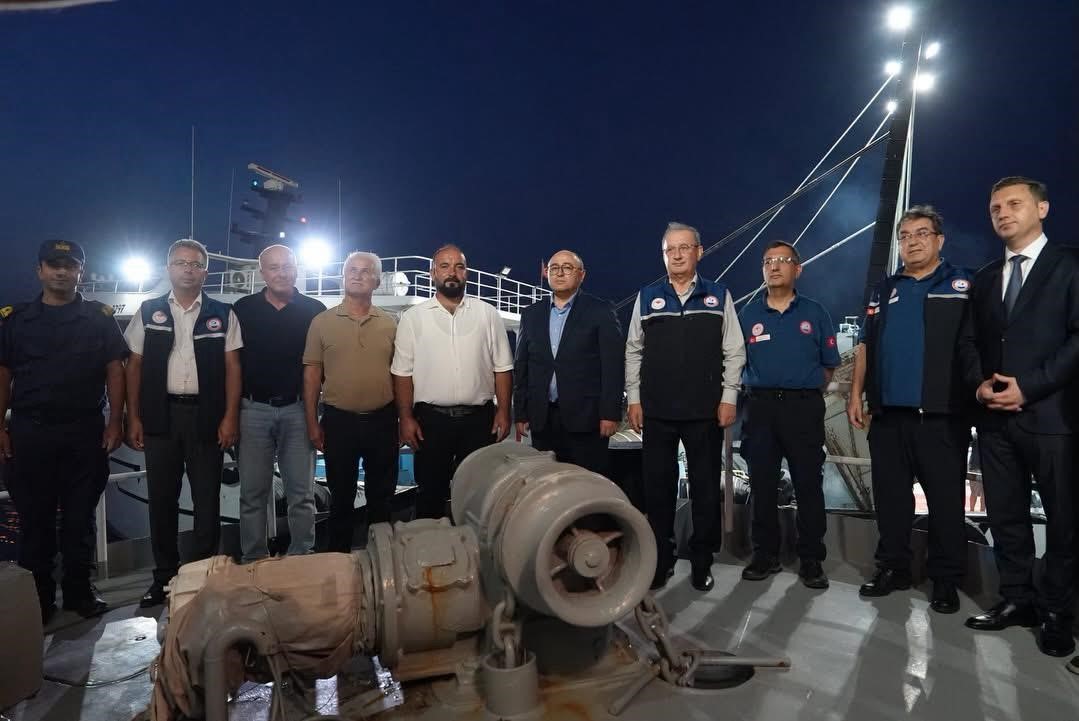 Akdenizli balıkçılar ’Vira Bismillah’ diyerek denize açıldı