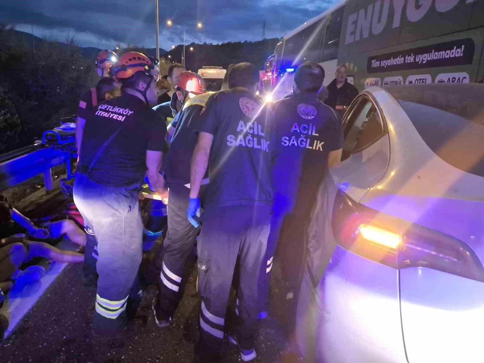İstanbul-İzmir Otoyolu’nda zincirleme kaza: 11 yaralı