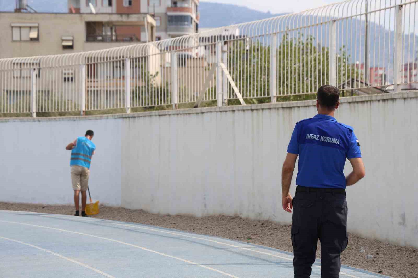 Yükümlüler eğitim ve spor alanlarını boyadı, 12 milyon TL’lik kamu yararı sağlandı