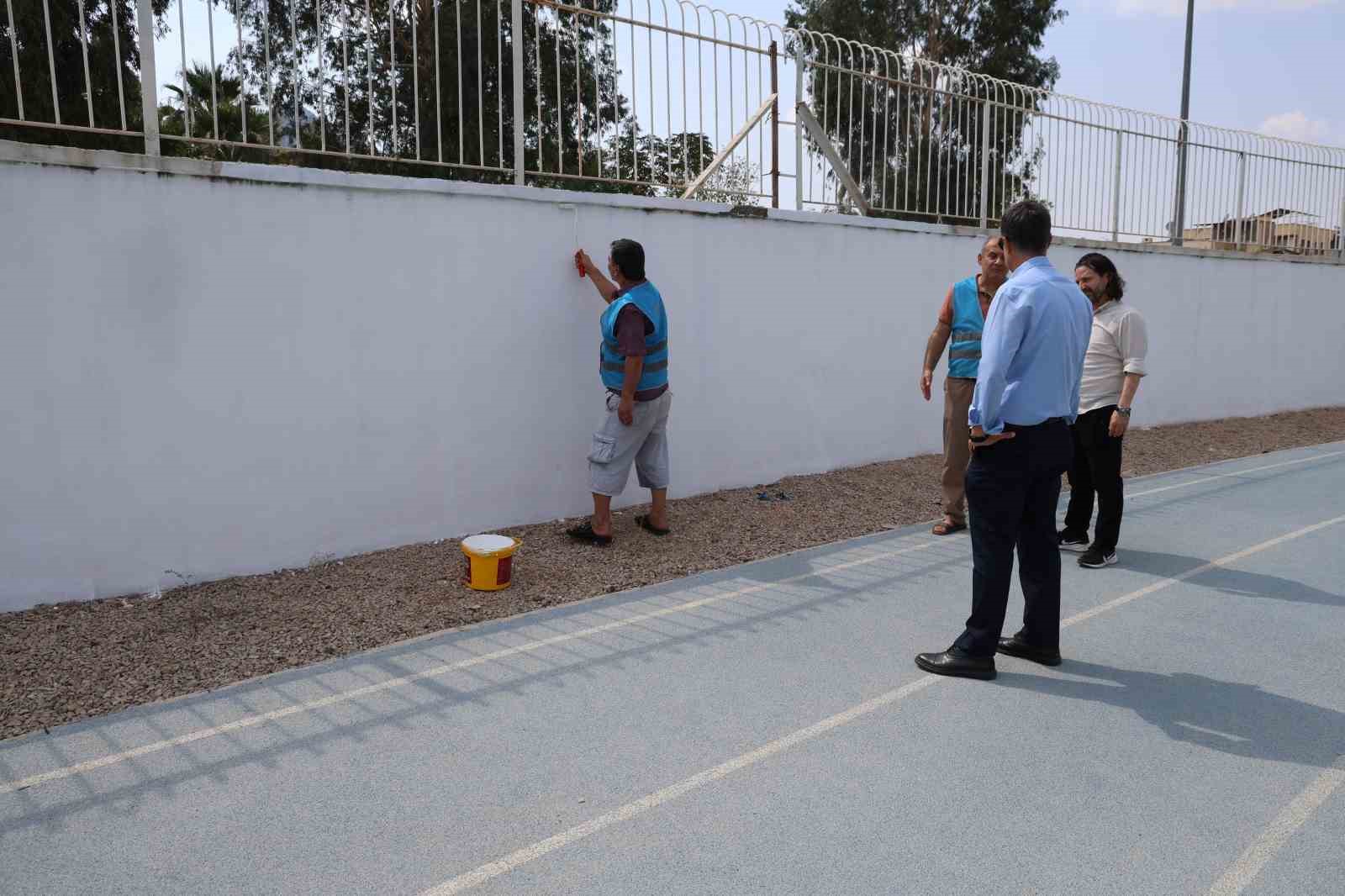 Yükümlüler eğitim ve spor alanlarını boyadı, 12 milyon TL’lik kamu yararı sağlandı