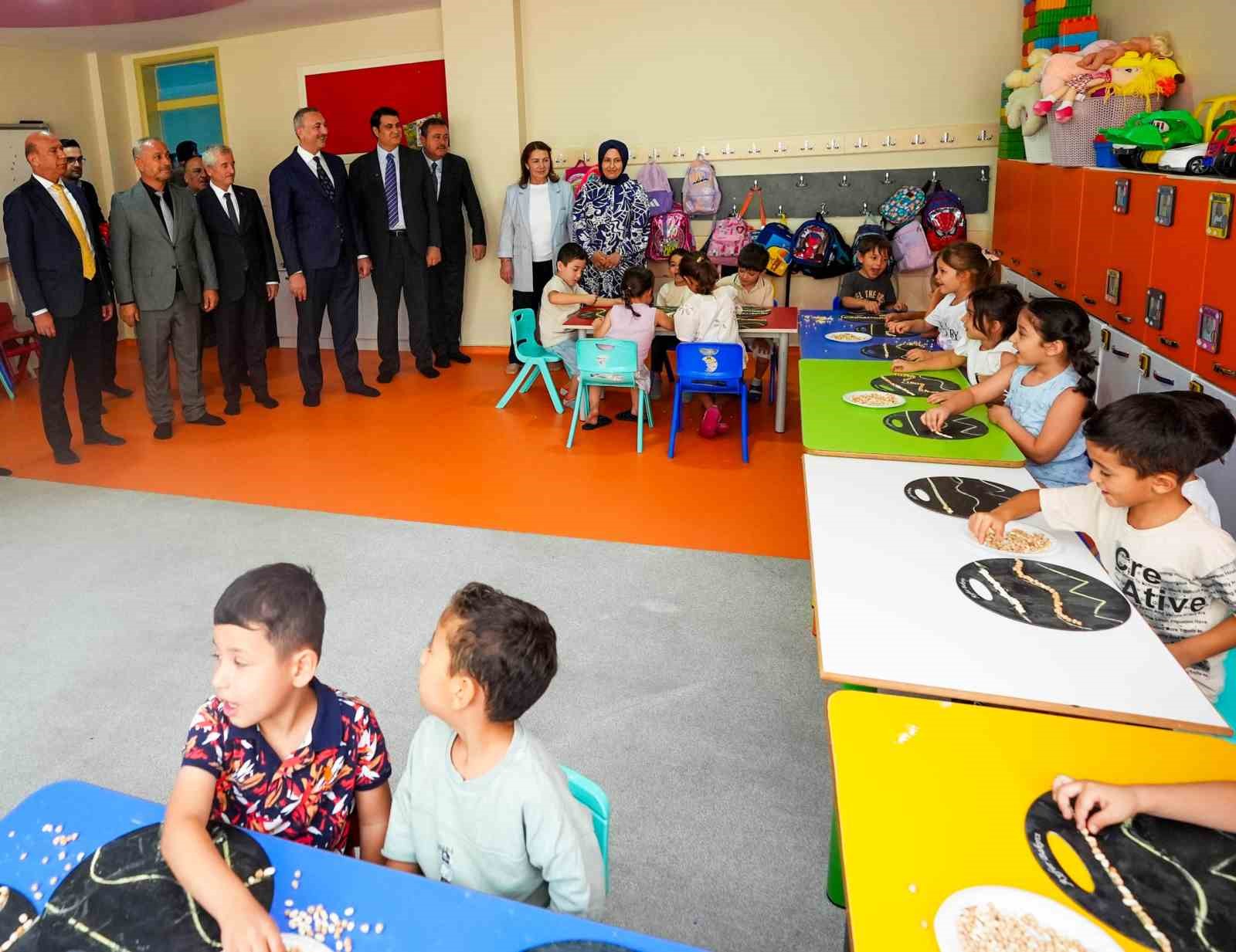 Yılmaz ve Milletvekili Gül öğrencilerle bir araya geldi