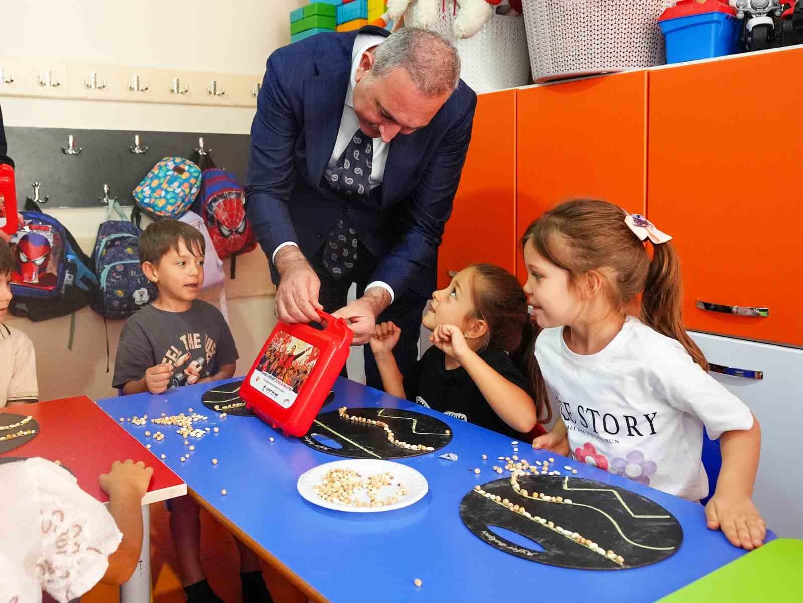 Yılmaz ve Milletvekili Gül öğrencilerle bir araya geldi