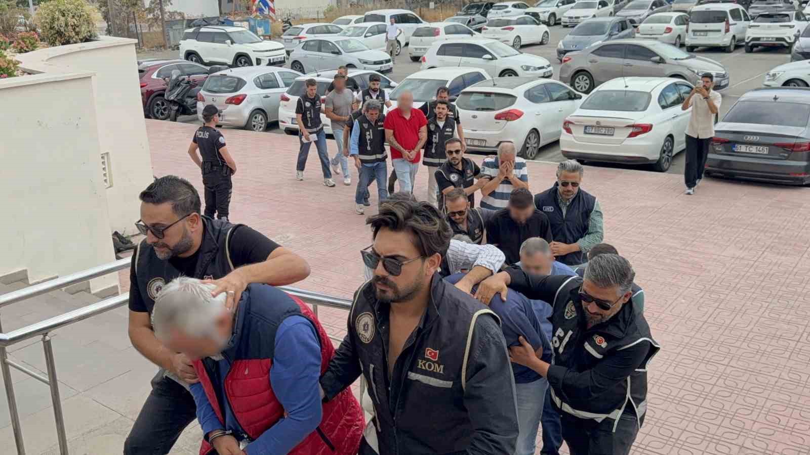 Bodrum’daki tefecilik operasyonunda 8 şüpheli adliyeye sevk edildi