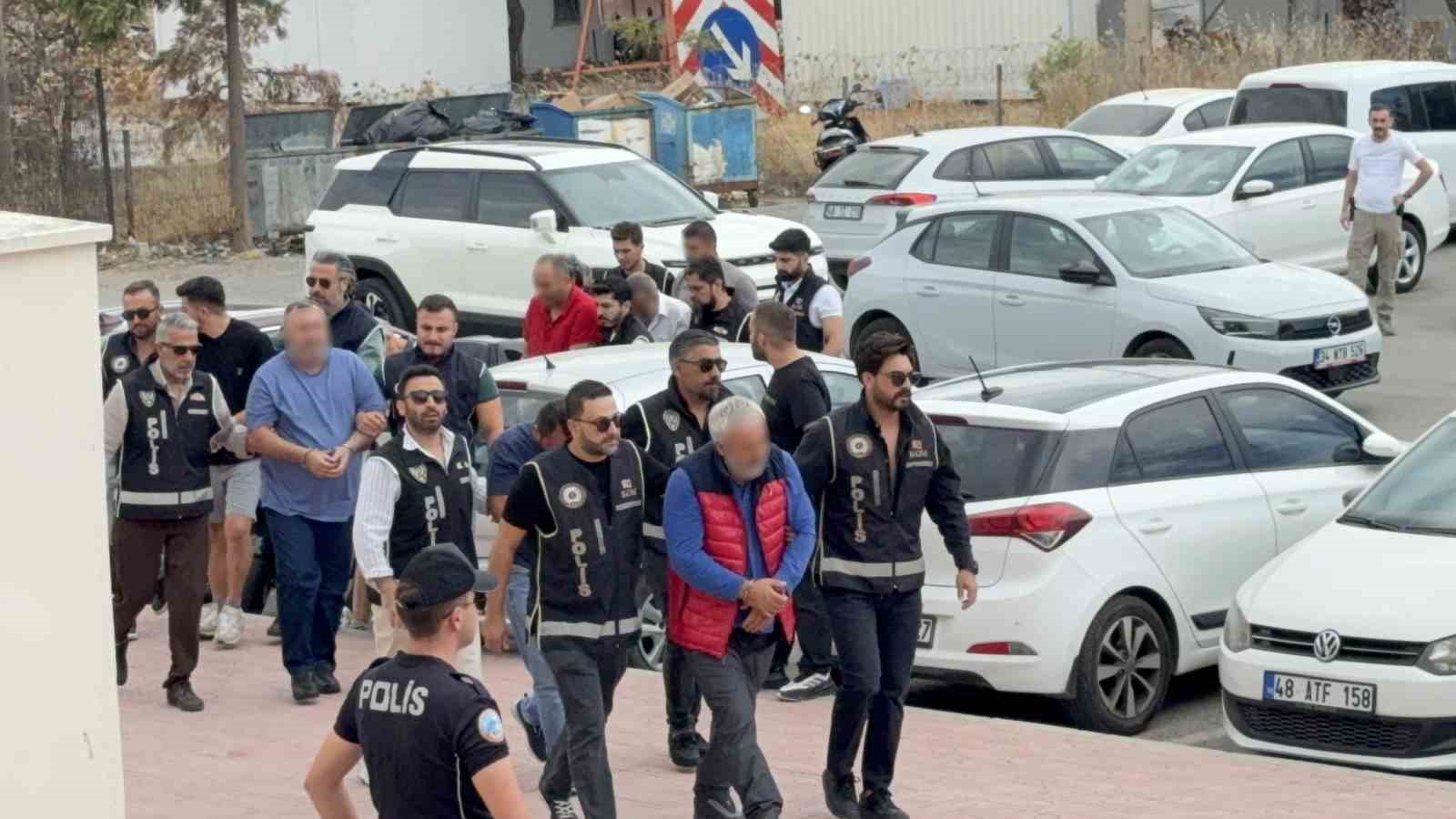 Bodrum’daki tefecilik operasyonunda 8 şüpheli adliyeye sevk edildi