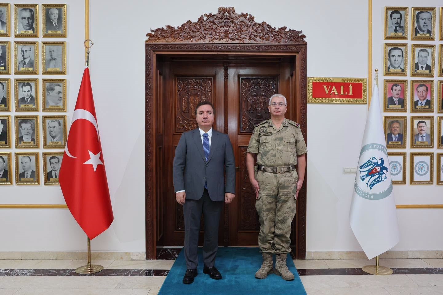 Erzincan Valisi Aydoğdu, İl Jandarma Komutanı Altundarak’ı kabul etti
