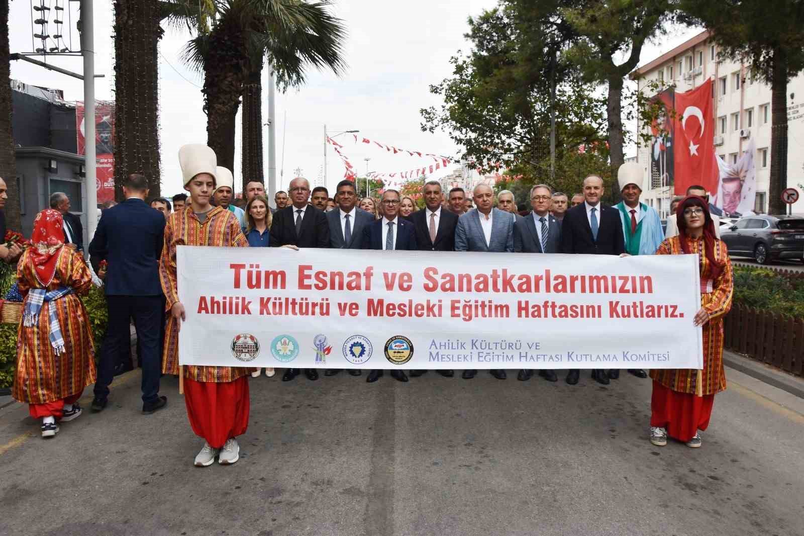 Manisa’da yılın ahisi Mehmet Akgül oldu