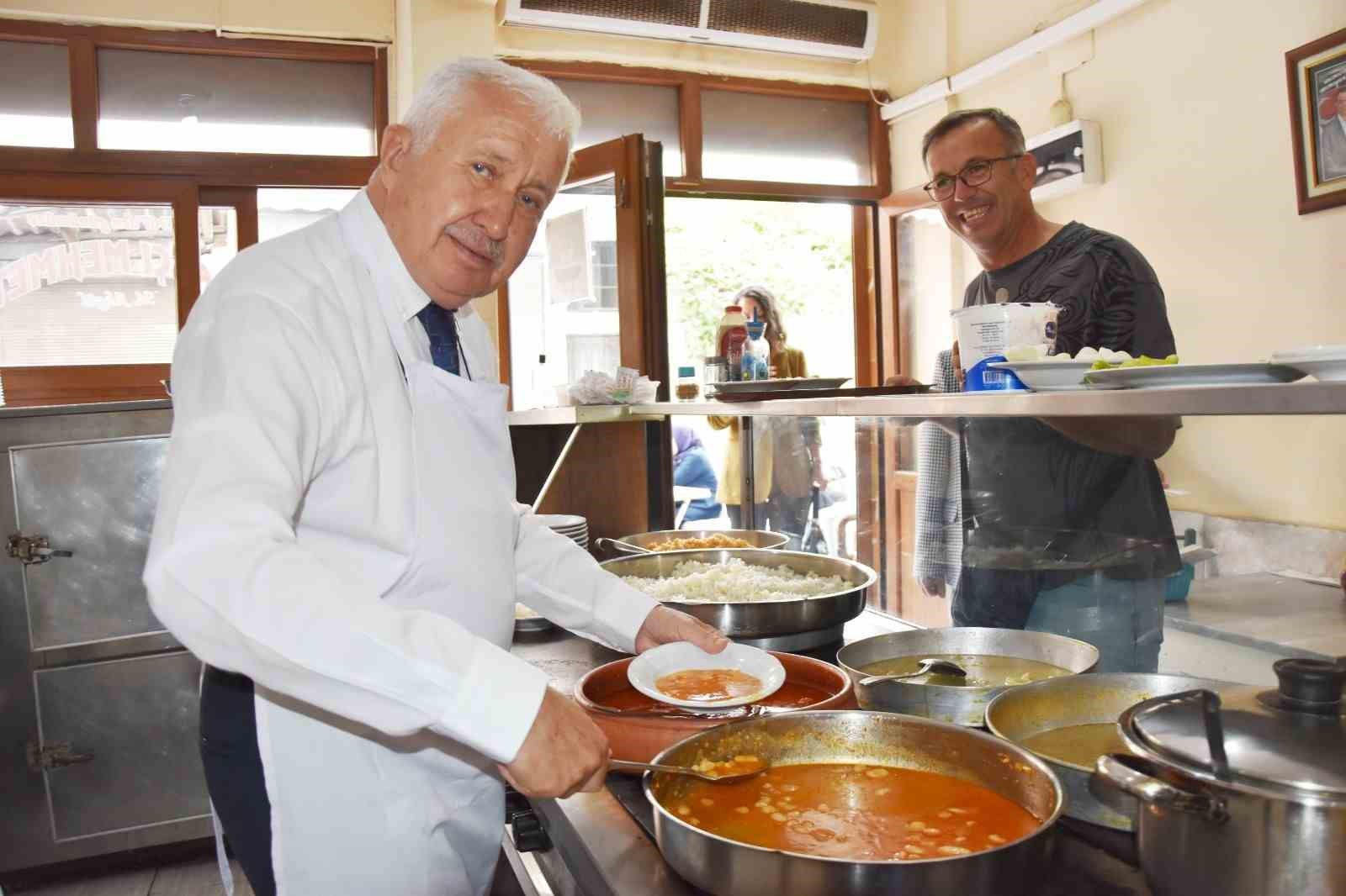 Manisa’da yılın ahisi Mehmet Akgül oldu