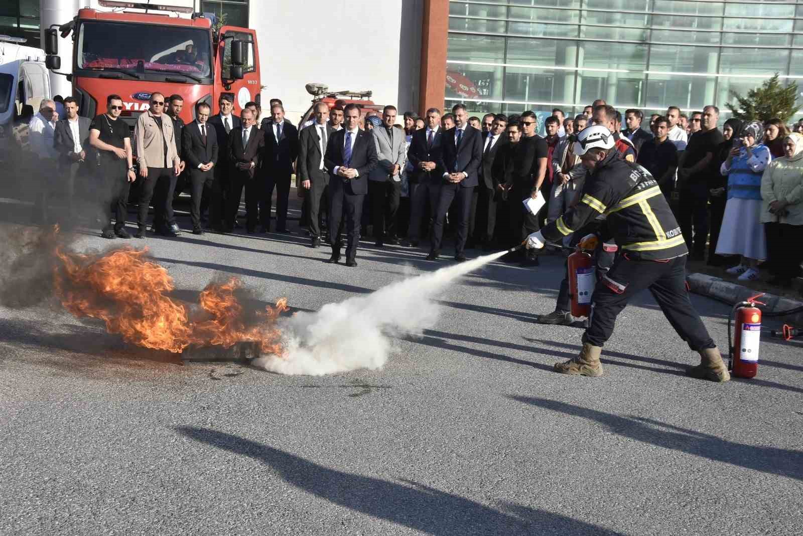 Bitlis Valiliğinde yangın tatbikatı