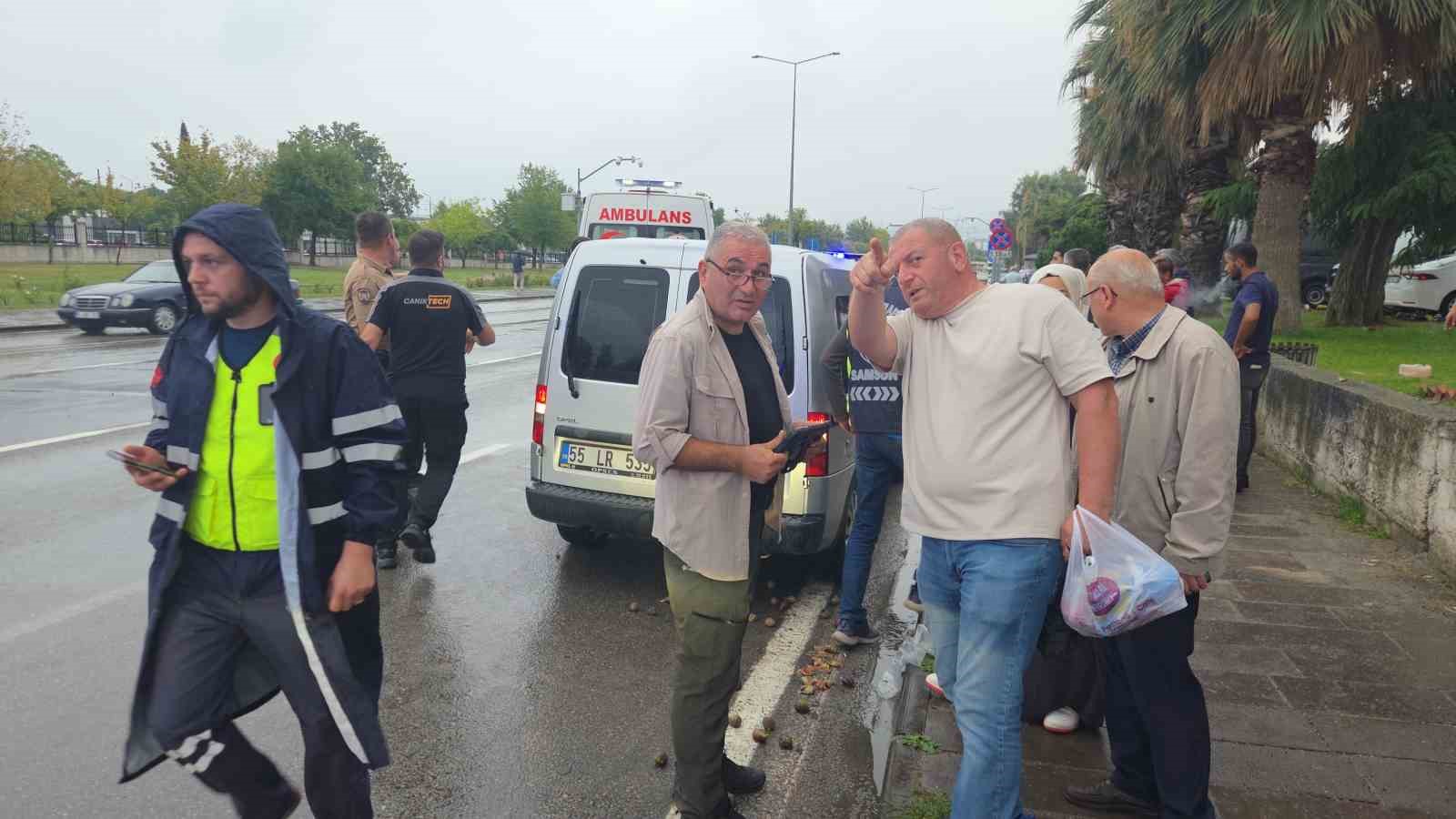 Samsun’da motosiklet yayaya çarptı: 2 yaralı