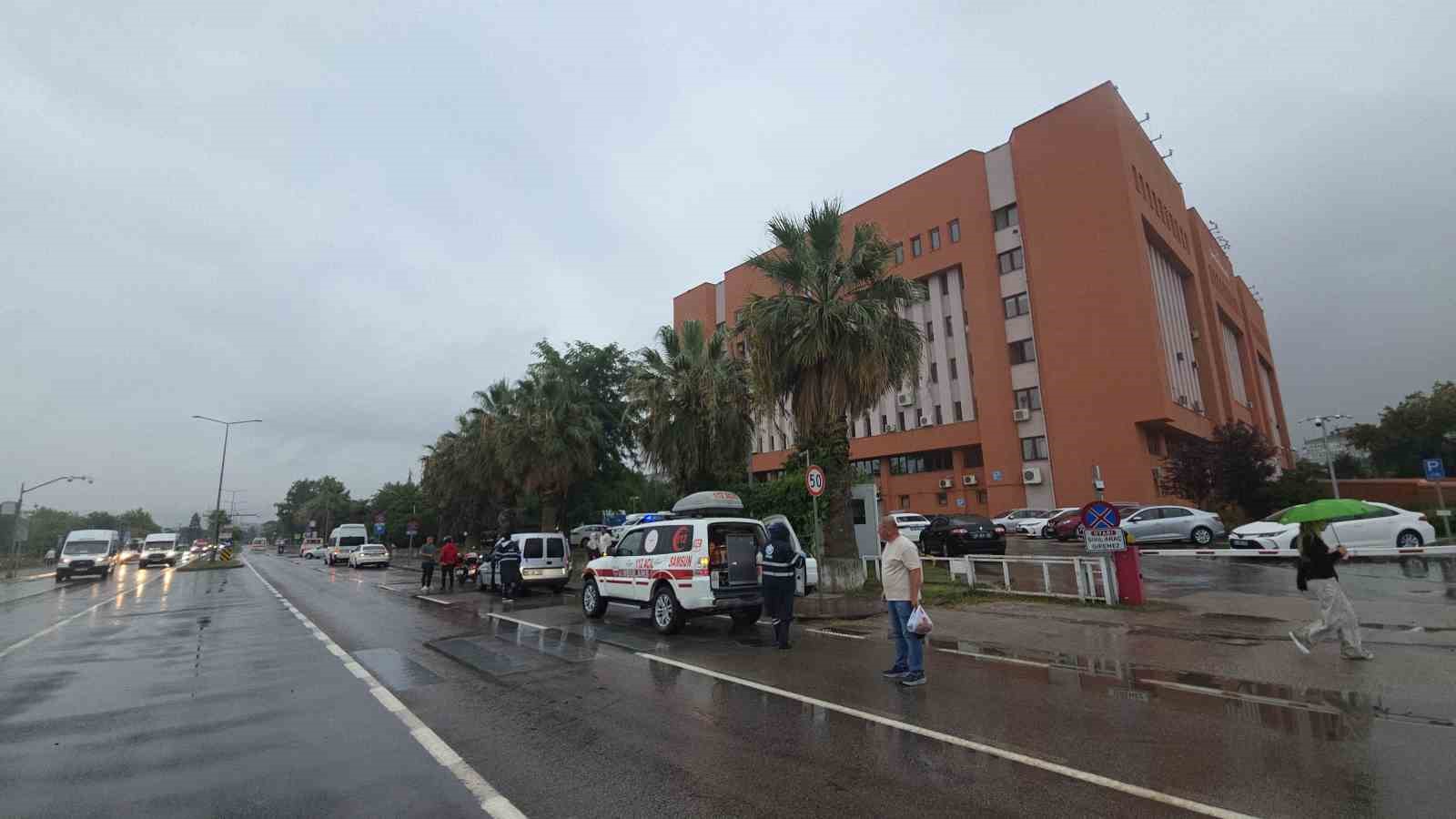 Samsun’da motosiklet yayaya çarptı: 2 yaralı