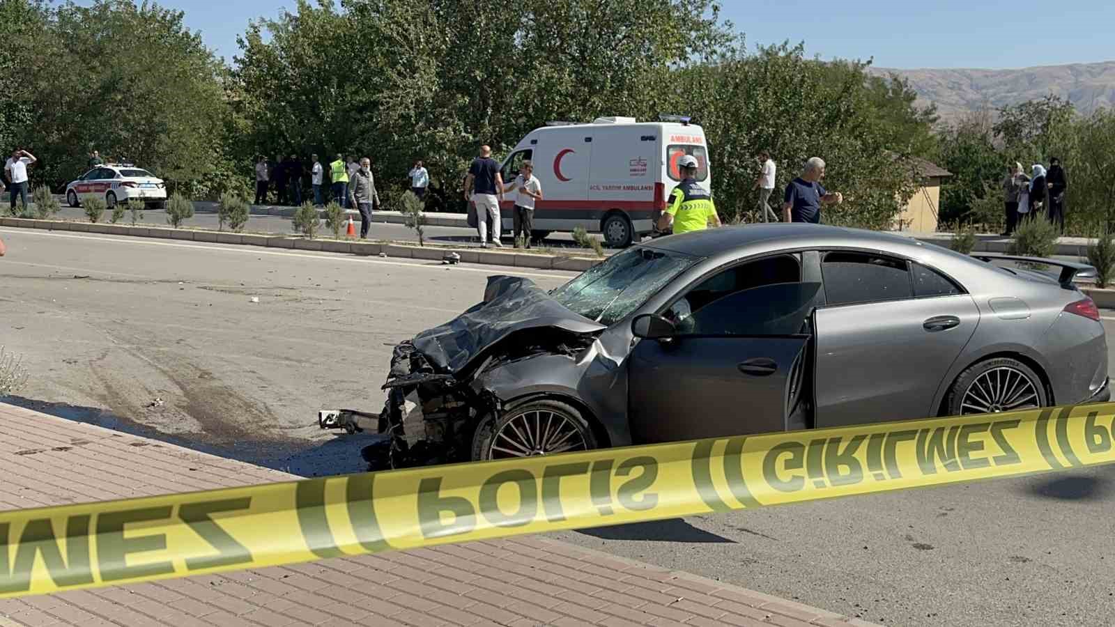 Elazığ’da 2 kişinin öldüğü feci kazanın kamera görüntüleri ortaya çıktı
