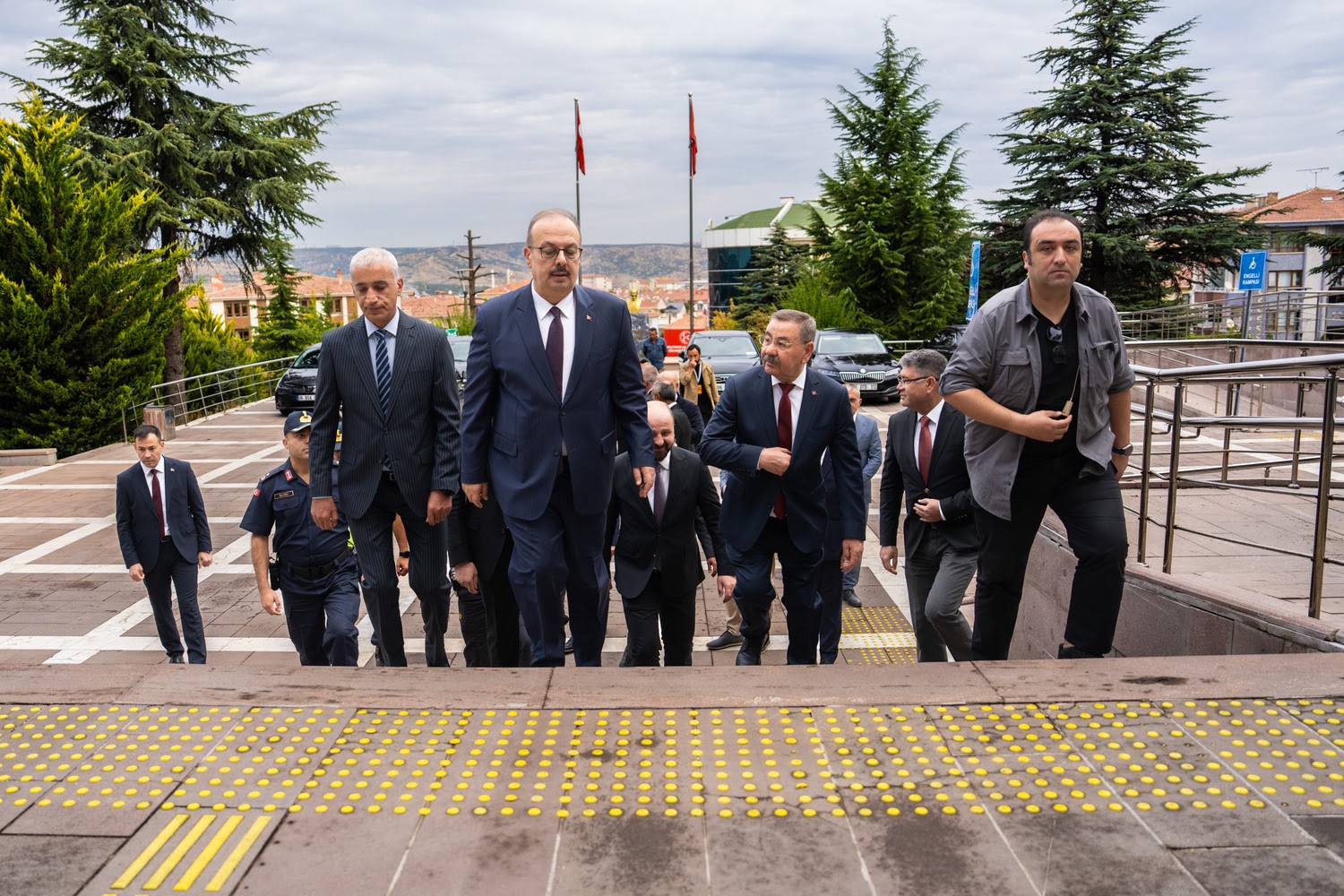 Vali Canbolat’tan Gölbaşı Belediyesine ziyaret
