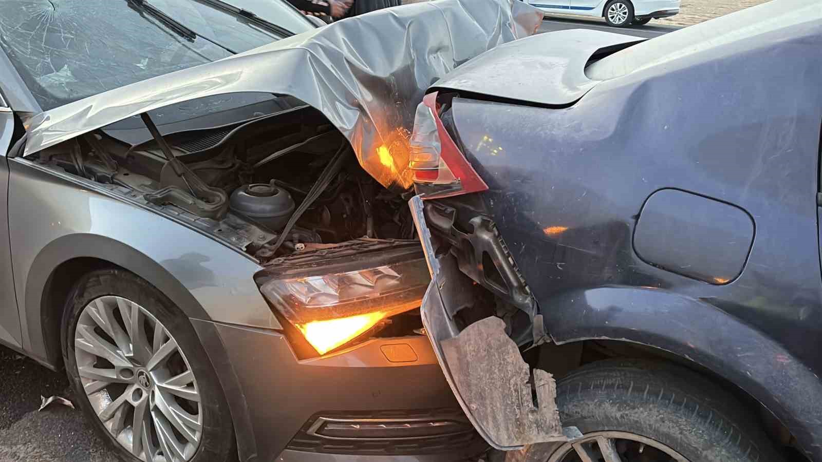 Aksaray’da kum fırtınası zincirleme kazaya neden oldu: 16 yaralı