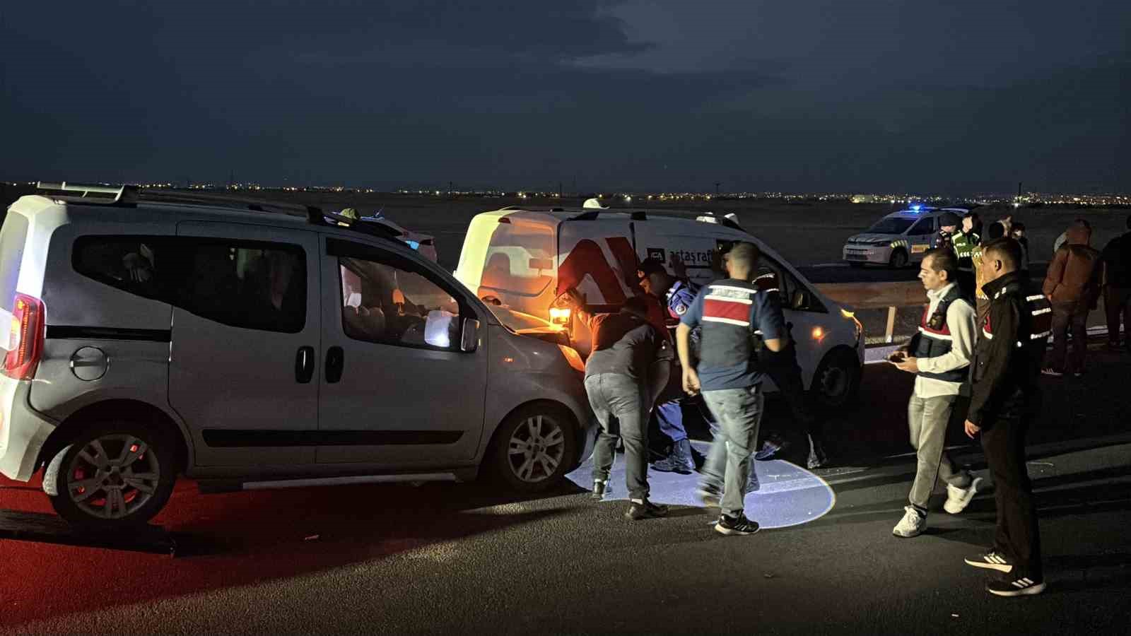 Aksaray’da kum fırtınası zincirleme kazaya neden oldu: 16 yaralı