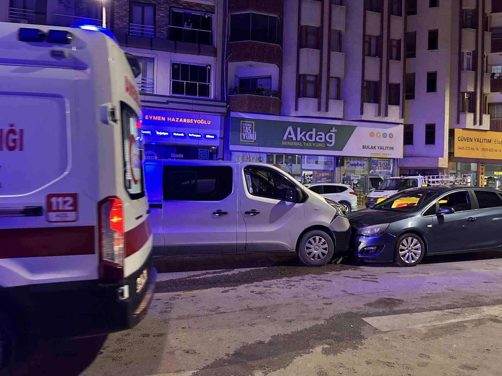 Elazığ’da zincirleme trafik kazası: 2 yaralı