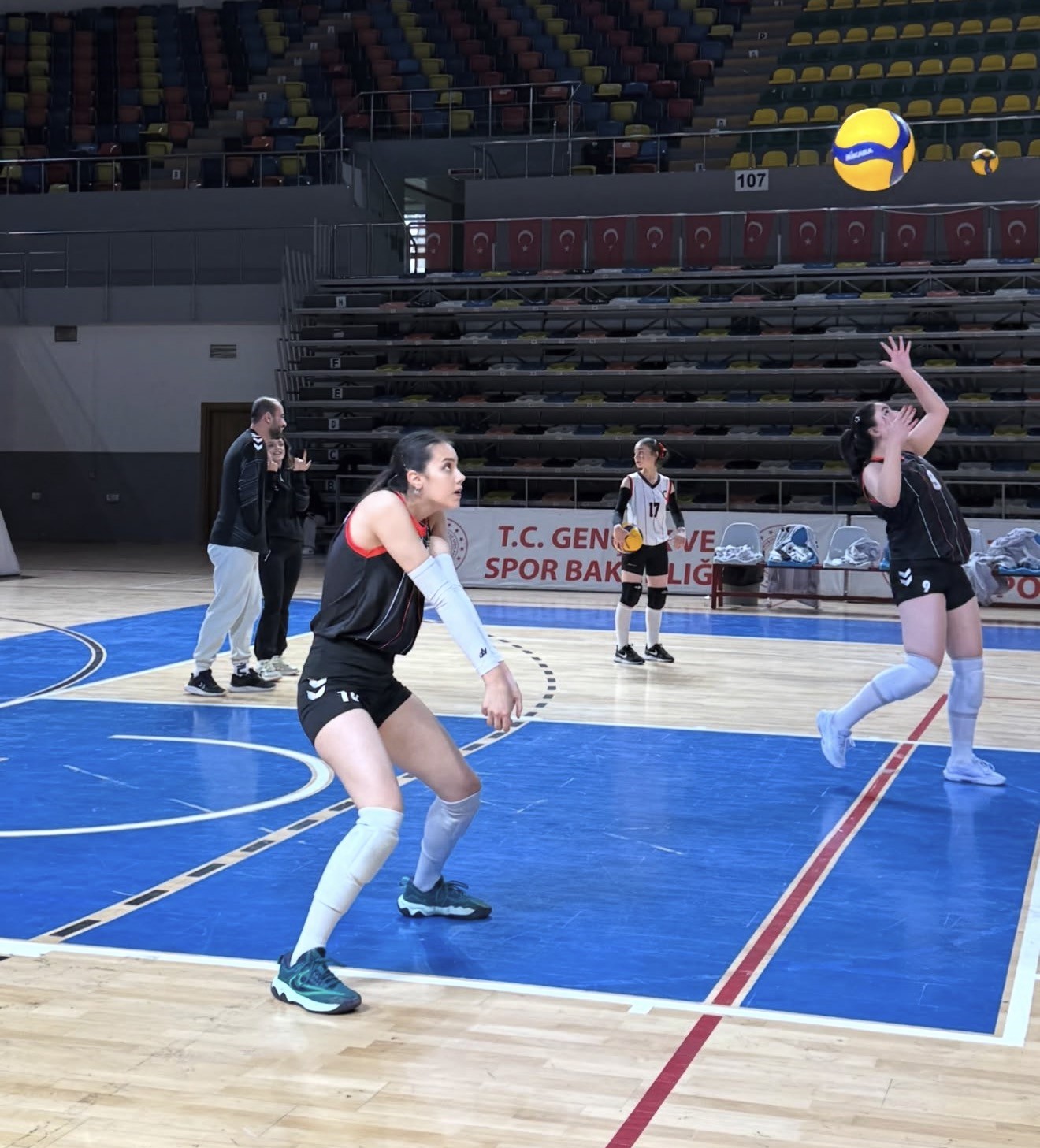 Siverek Belediyespor’un ardından kadın voleybol takımı da ligden çekildi