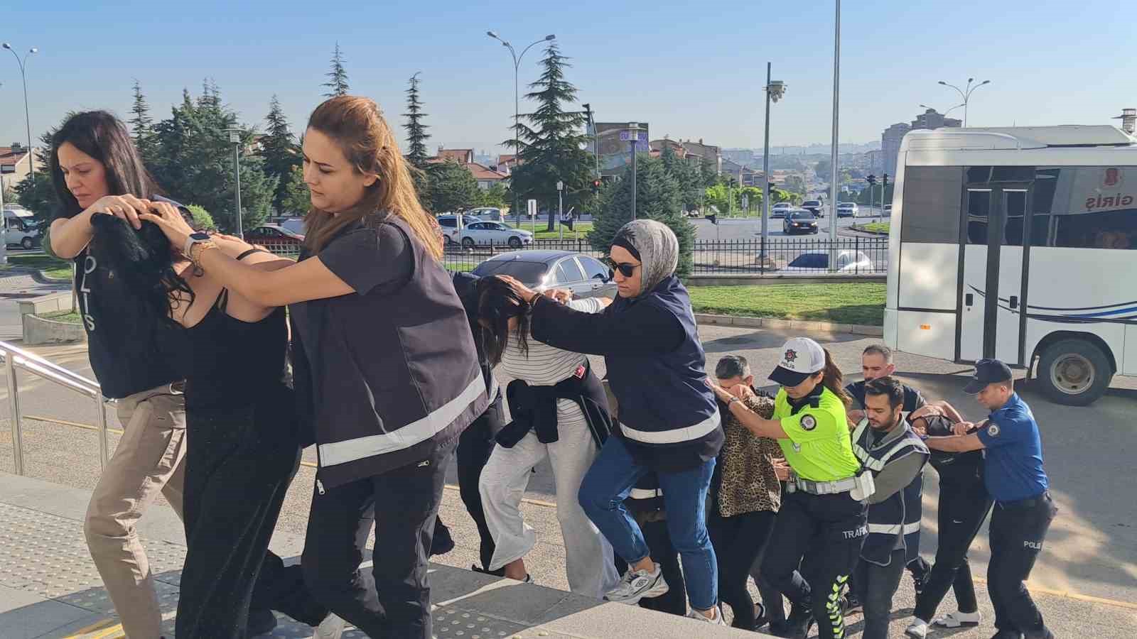 Karaman’da "Sokaklar Güvende" operasyonunda 10 şüpheli tutuklandı