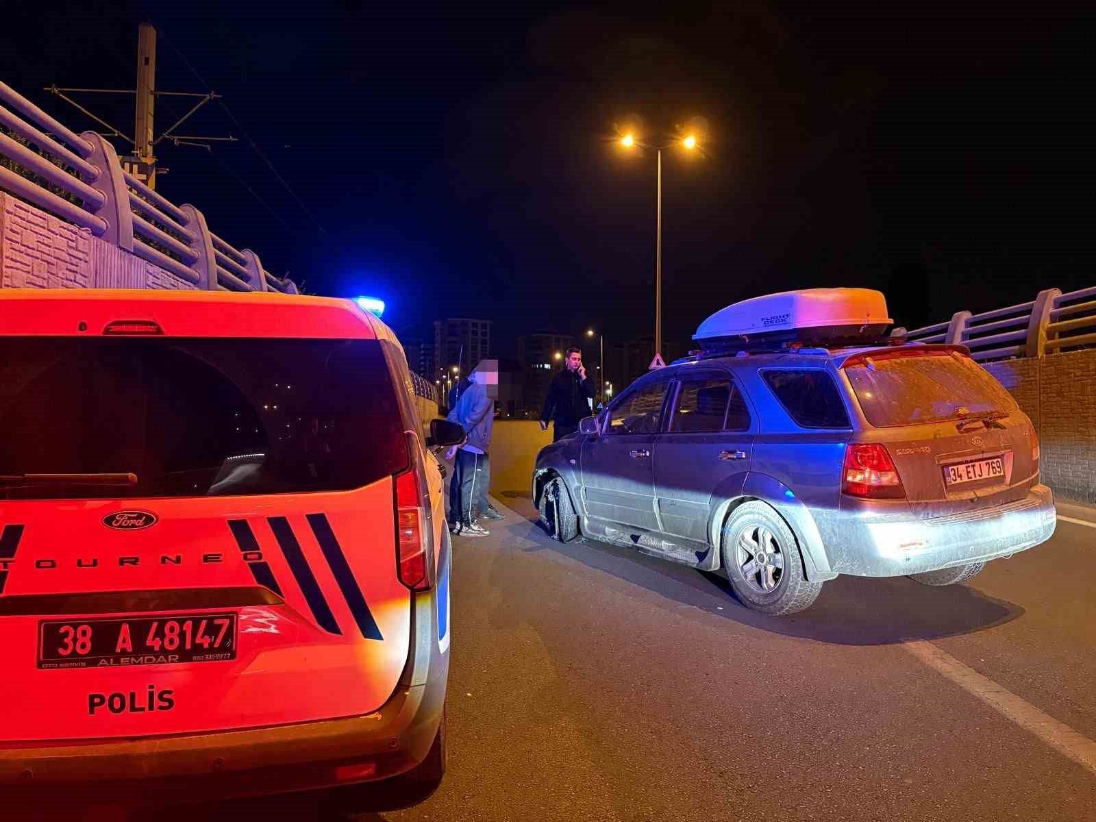 Yozgat’tan dedesinin aracını izinsiz alan engelli sürücü Kayseri’de kaza yaptı