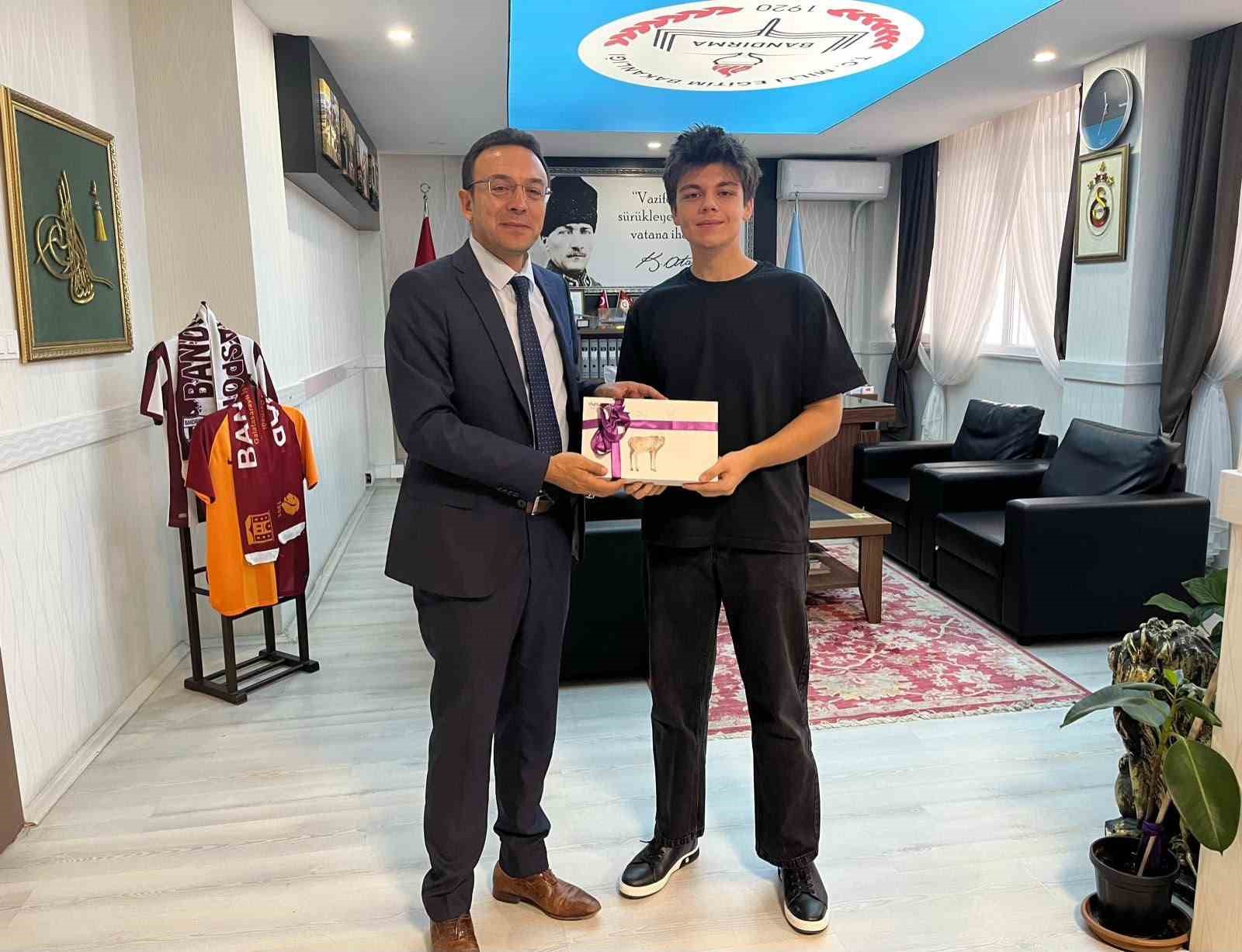 Bandırmalı öğrenci Mimar Sinan Güzel Sanatlar Üniversitesi’ni birincilikle kazandı
