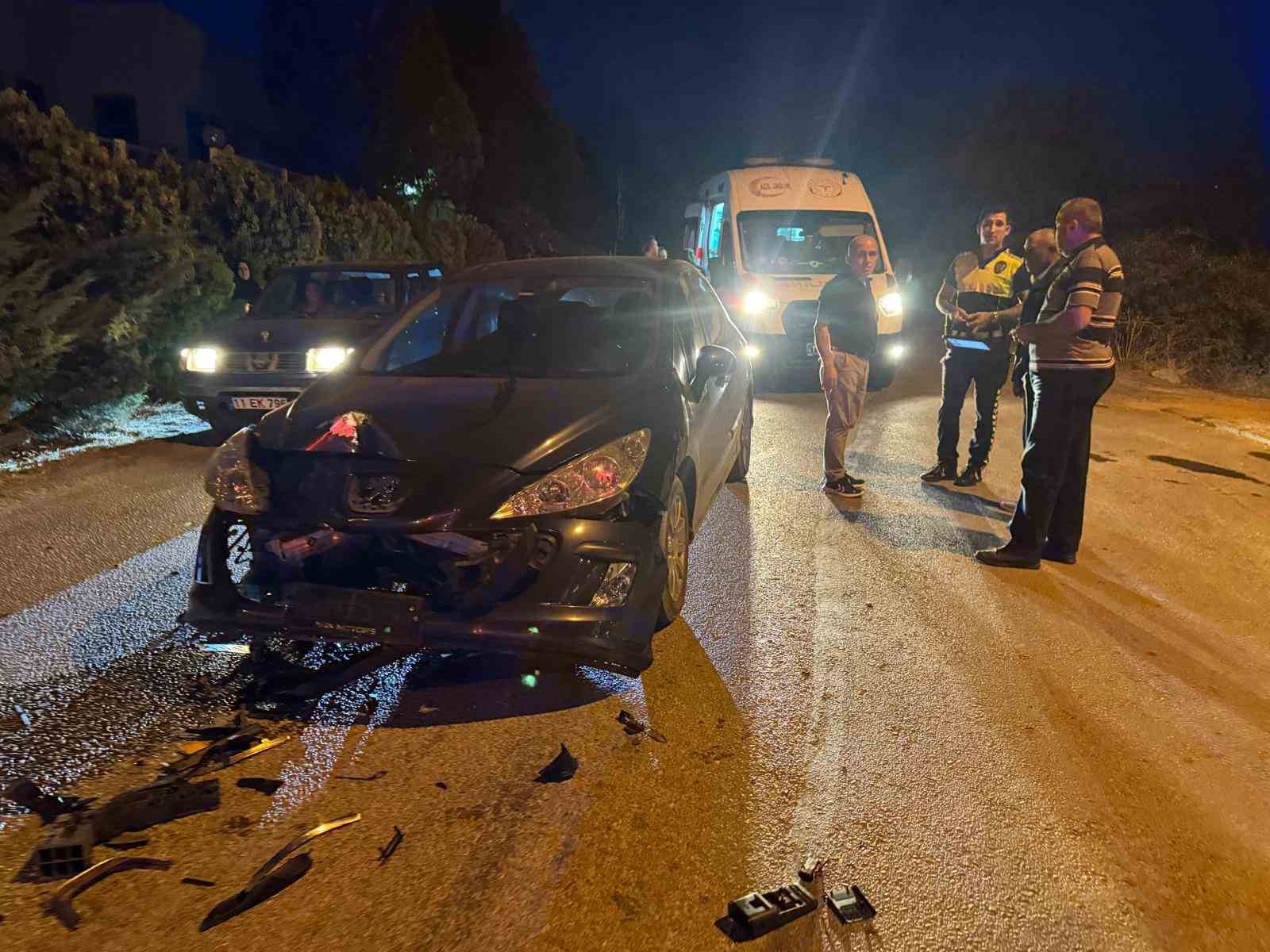 Otomobil ile motosiklet çarpıştı, 1 yaralı