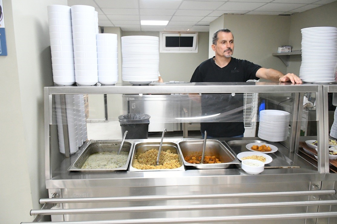 Kuşadası’nda Kent Lokantası her gün 500 kişiyi ağırlıyor