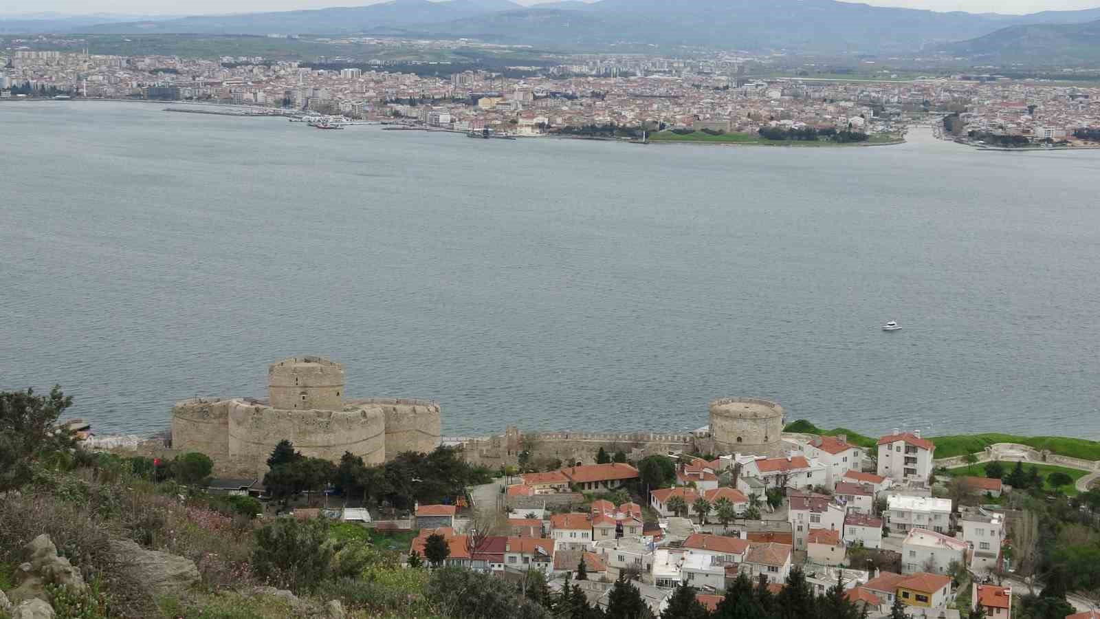 Çanakkale’de mavi denizanaları için önemli uyarı