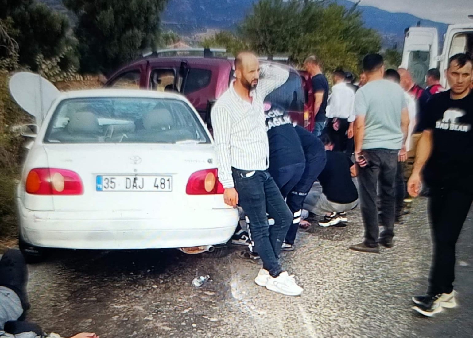 İzmir’de hatalı manevra kazası: 1’i ağır 8 yaralı