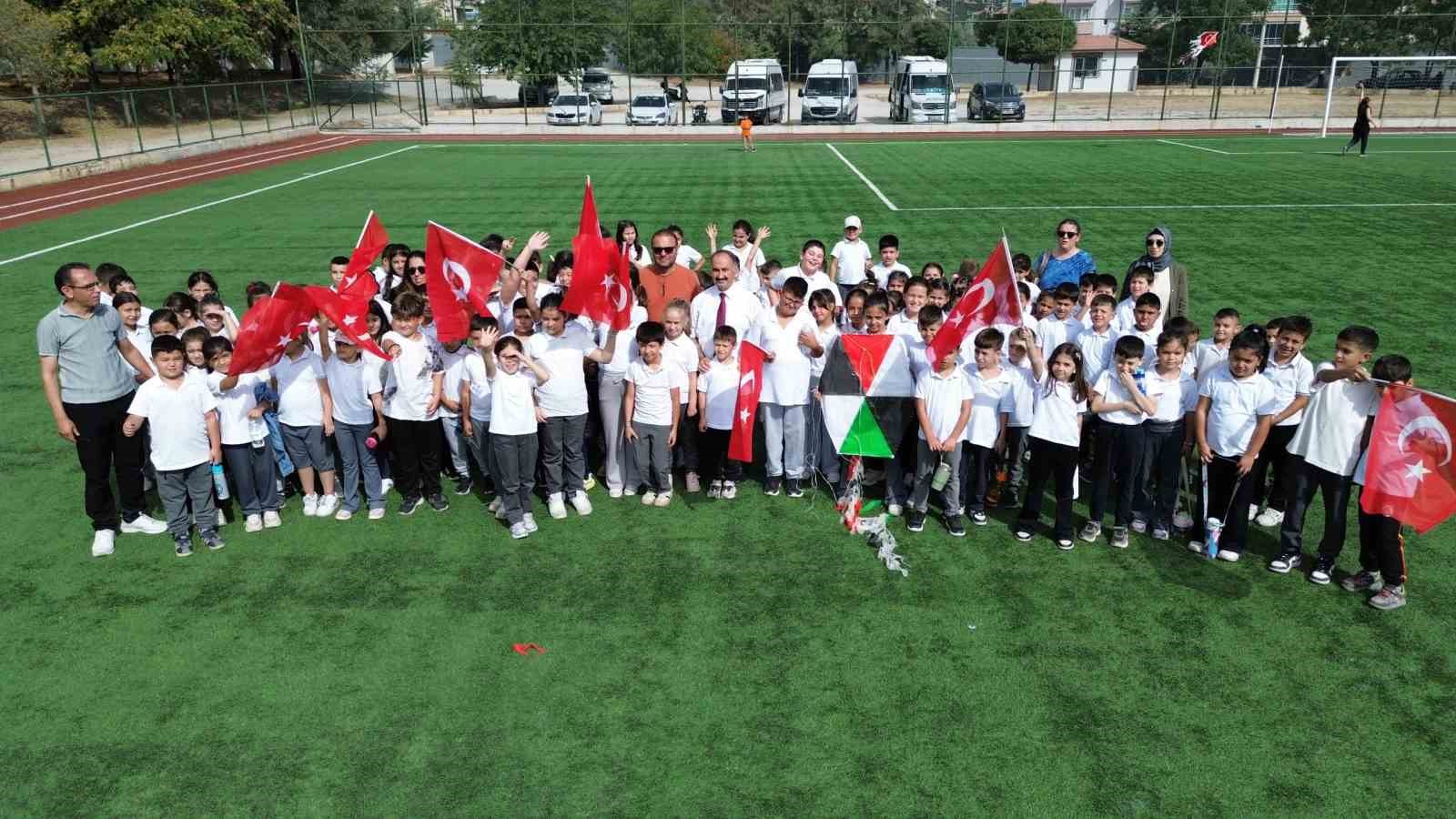 Buldan’da uçurtmalar Gazzeli çocuklar için uçtu
